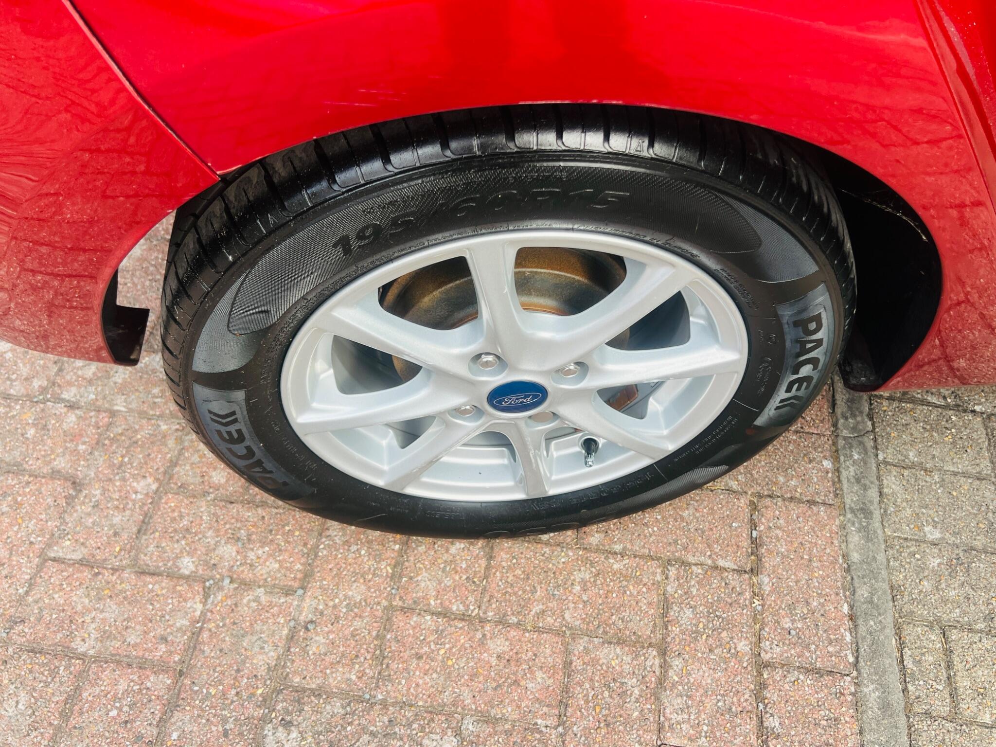 Ford Fiesta view 40