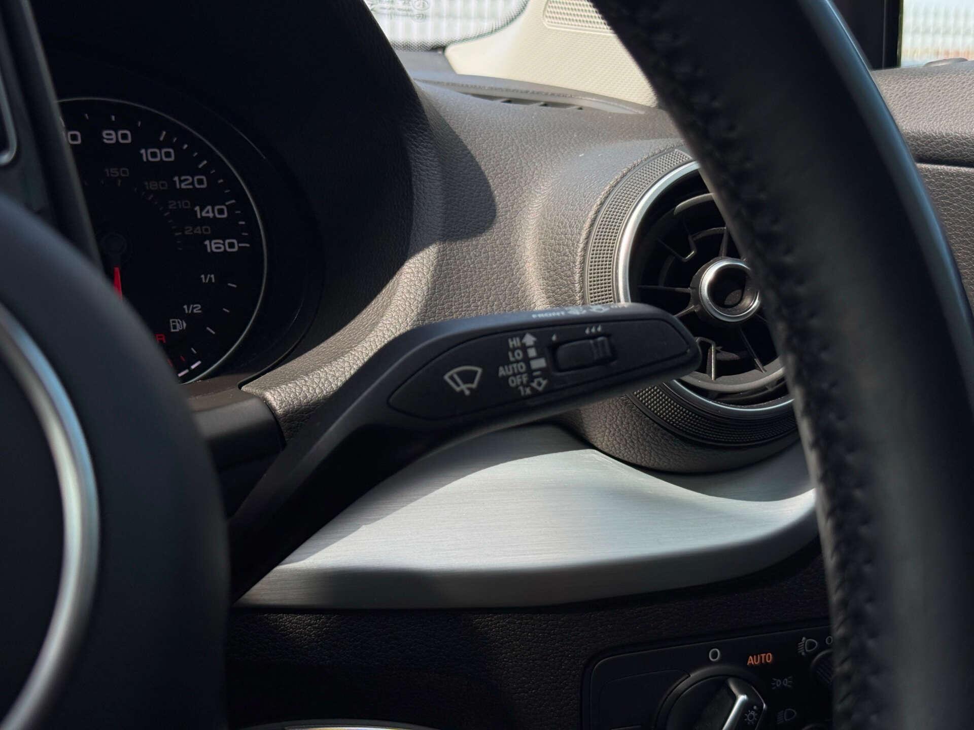 Audi Q2 view 56