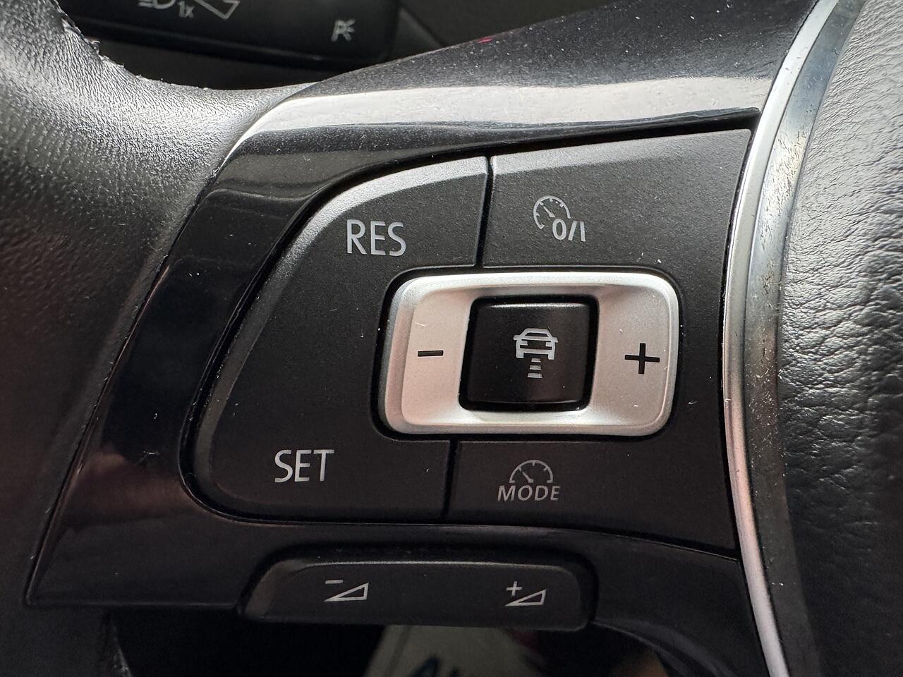 Volkswagen Golf view 19