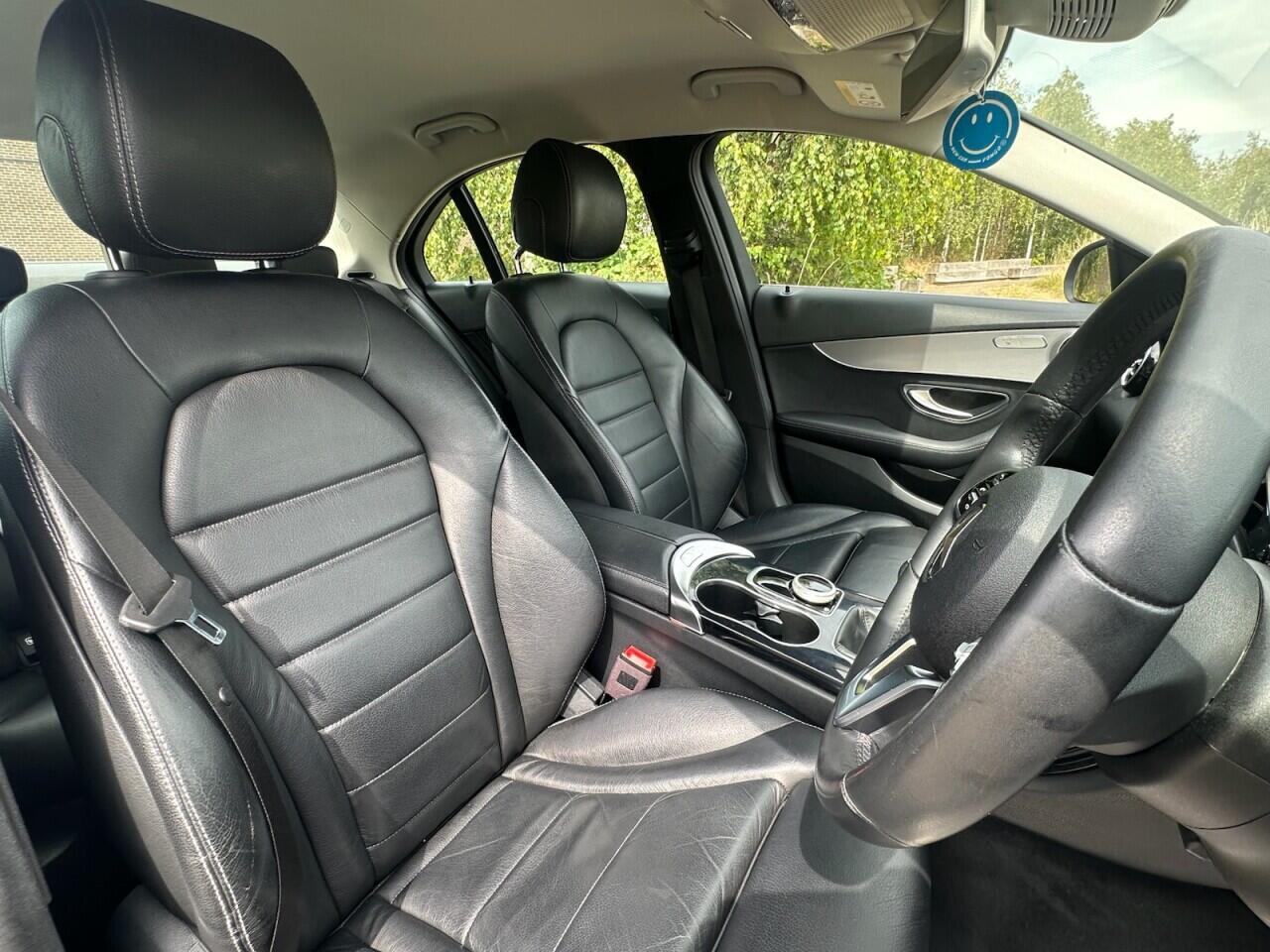 Mercedes-Benz C-Class view 24