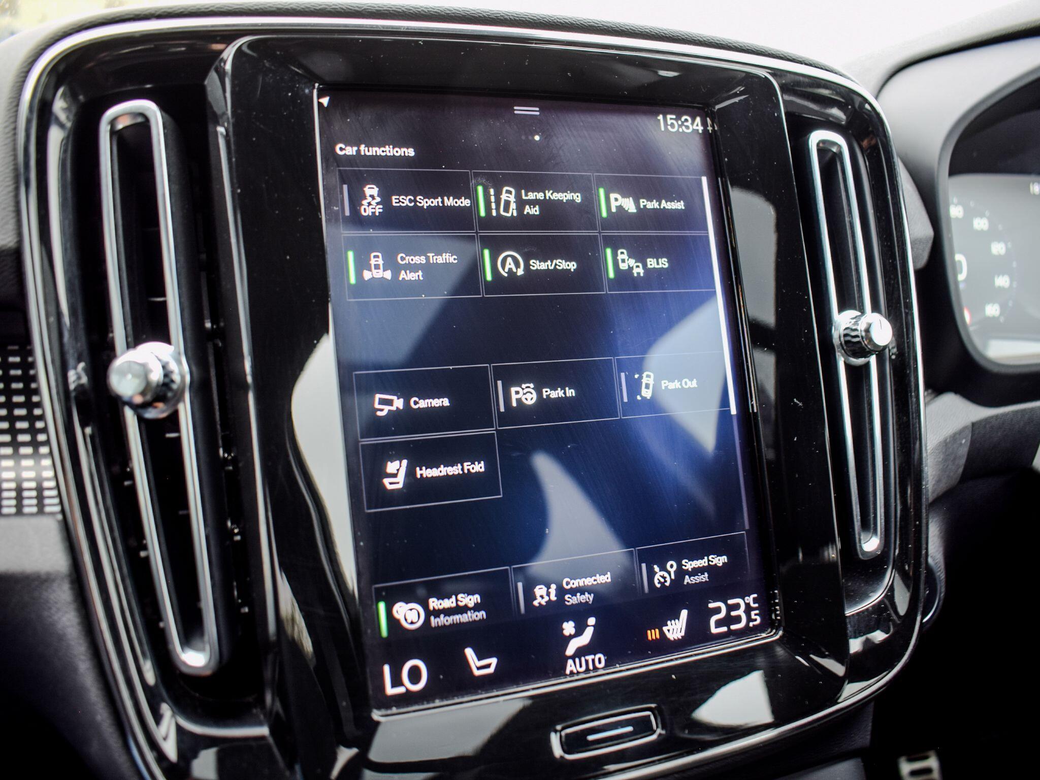 Volvo XC40 view 19