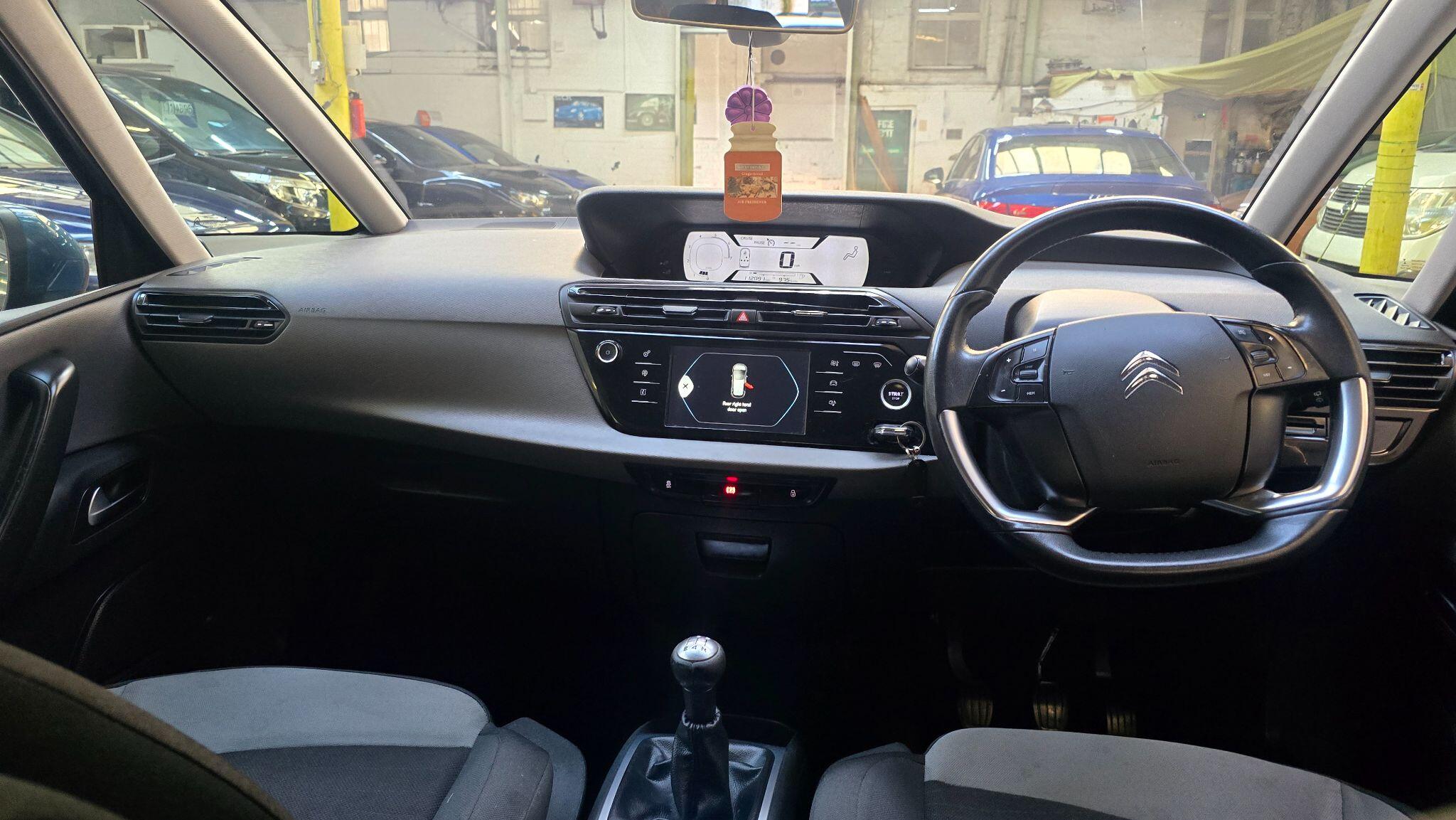 Citroen C4 Picasso view 6