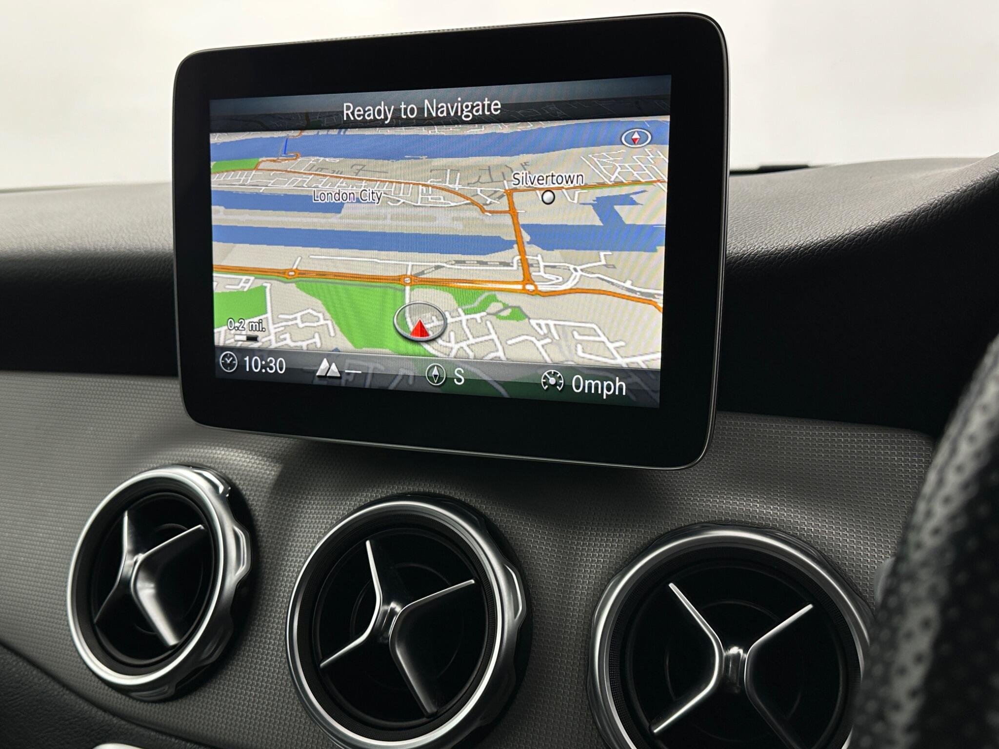 Mercedes-Benz Gla view 23