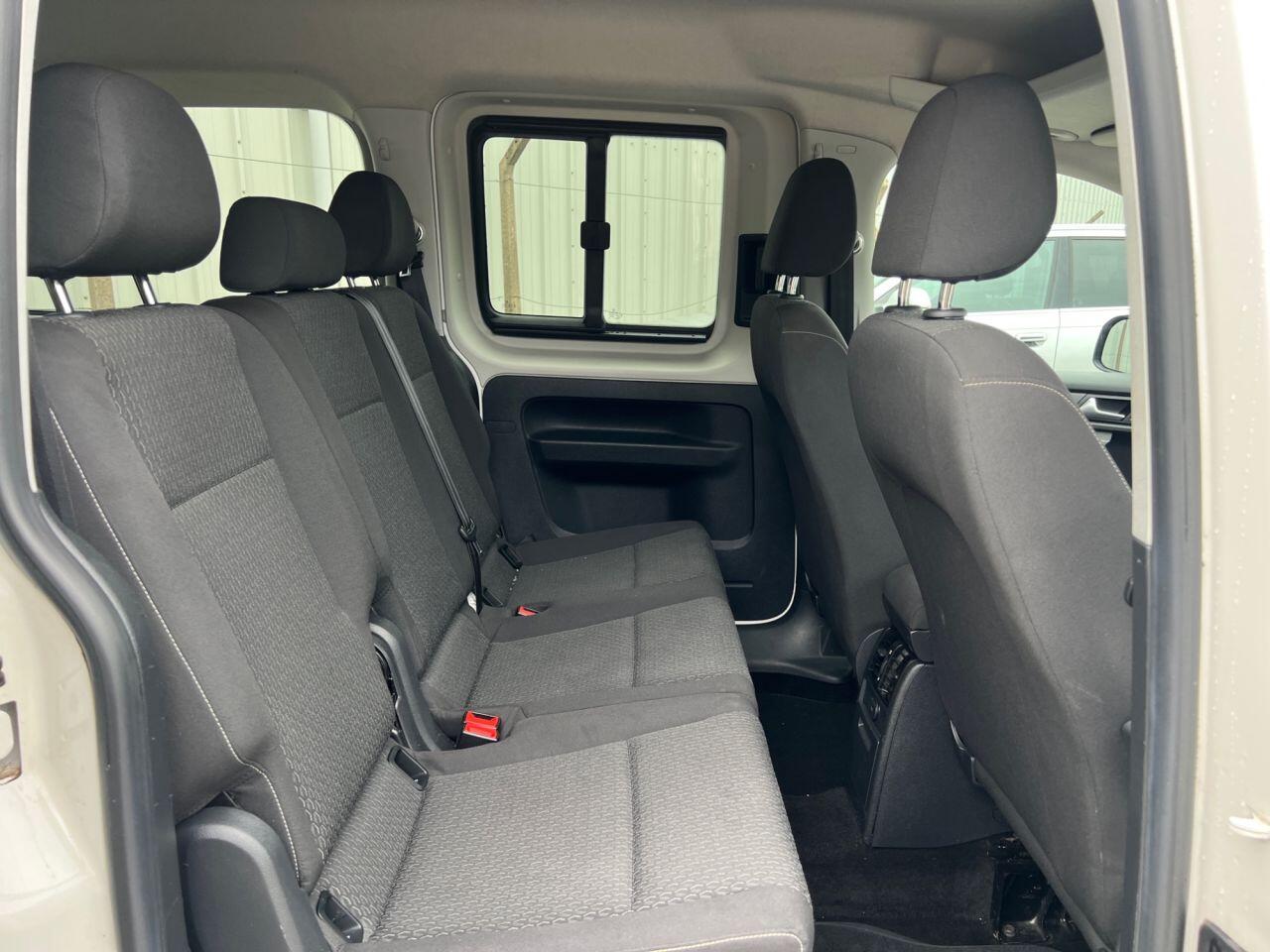 Volkswagen Caddy Maxi Life view 23