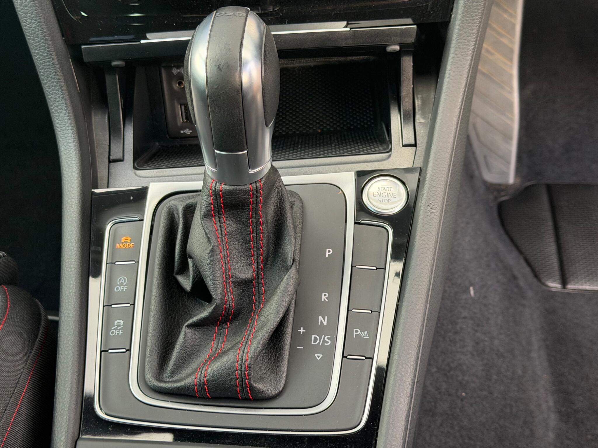 Volkswagen Golf view 21