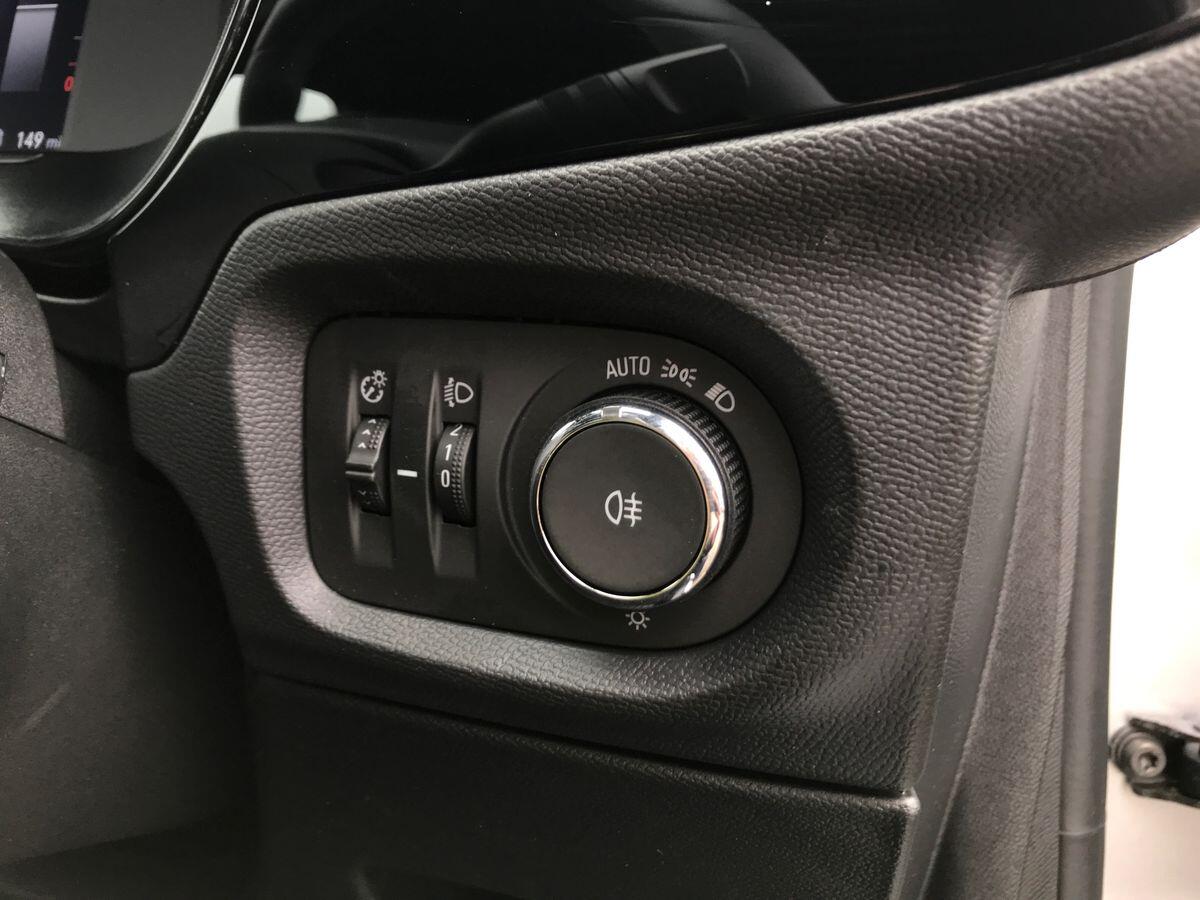Vauxhall Corsa view 18