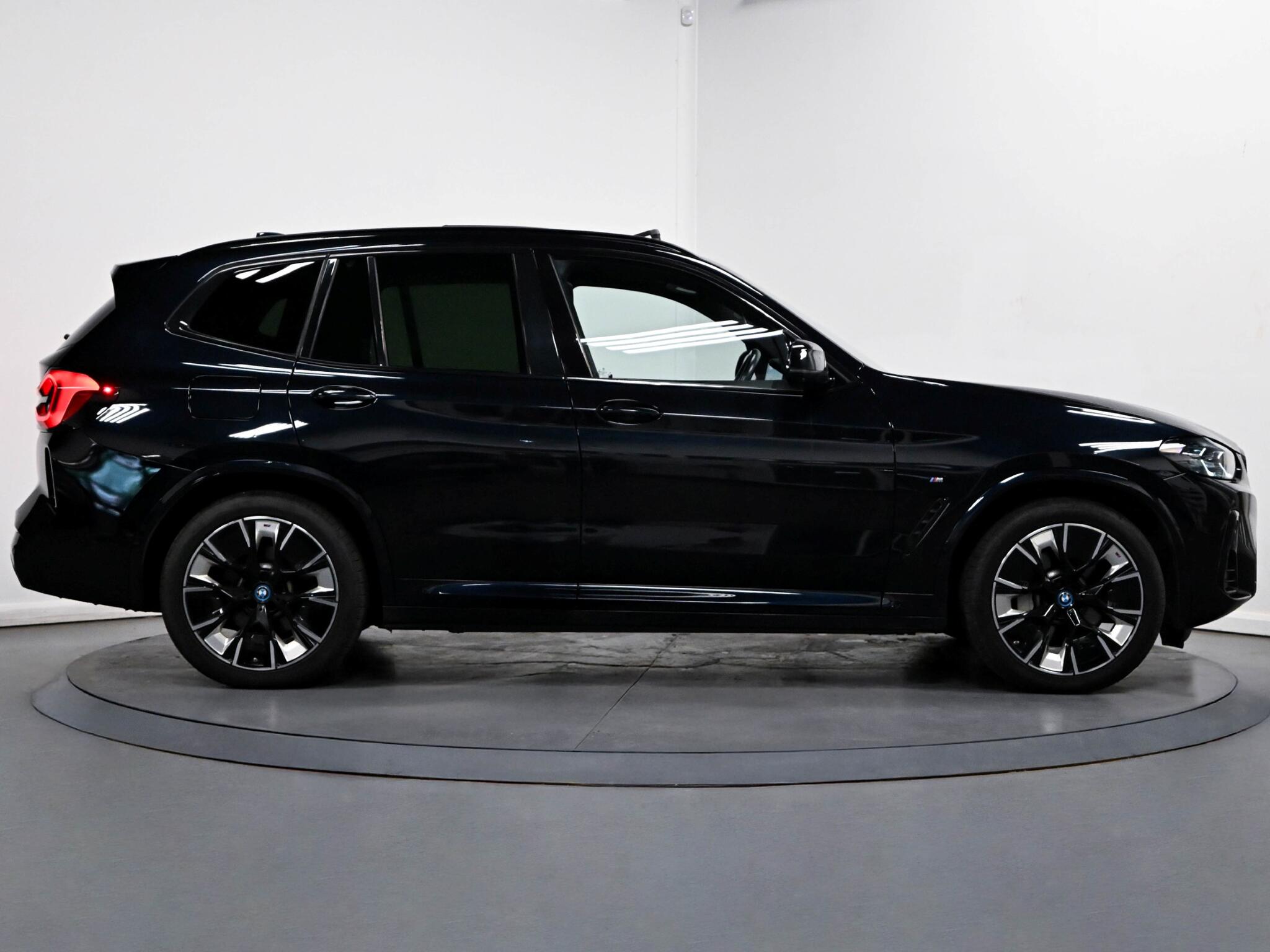BMW Ix3 view 21