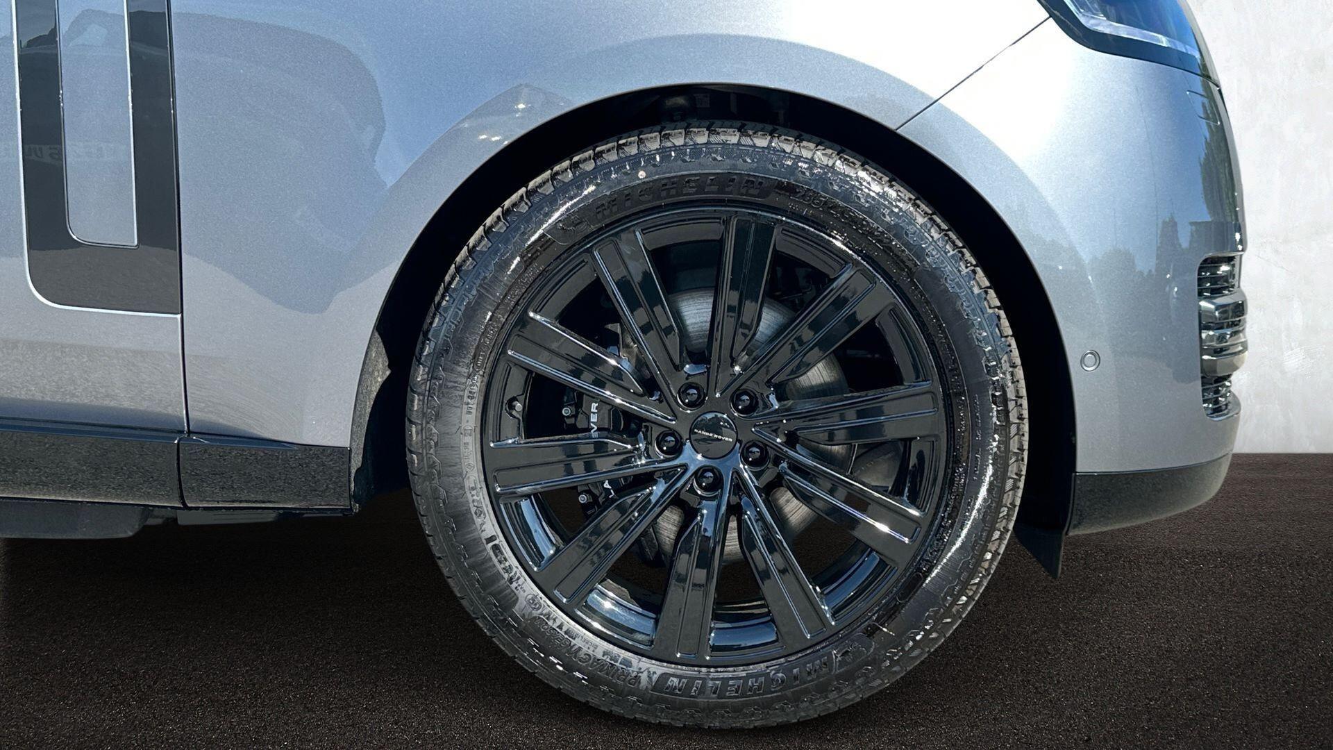 Land Rover Range Rover view 8