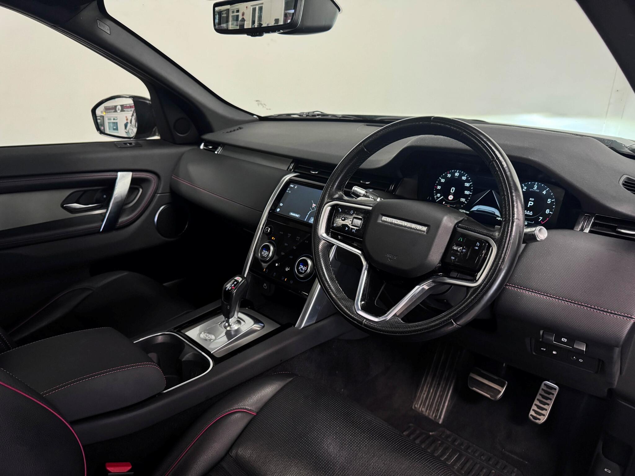 Land Rover Discovery Sport view 31