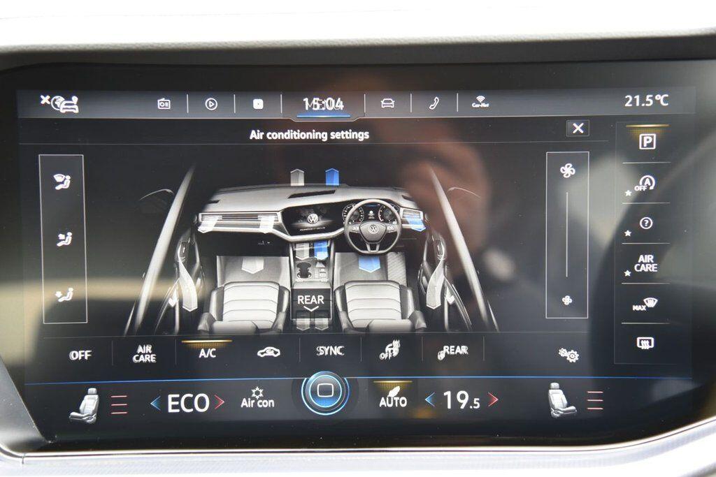 Volkswagen Touareg view 48