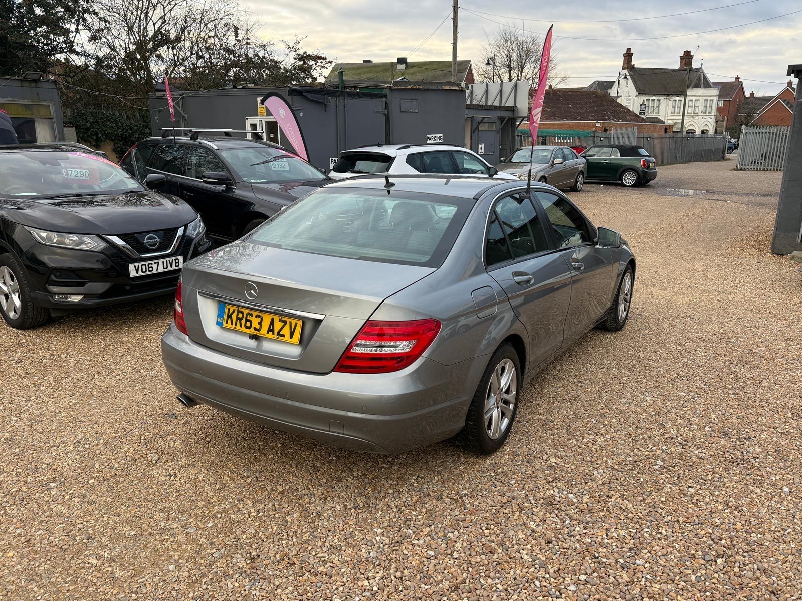 Mercedes-Benz C Class view 27