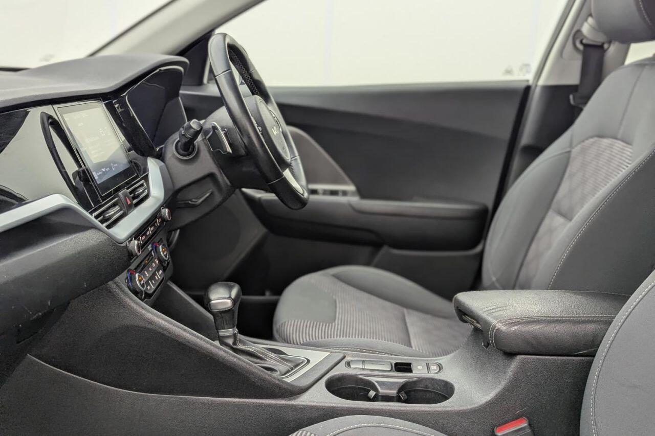 Kia Niro view 24