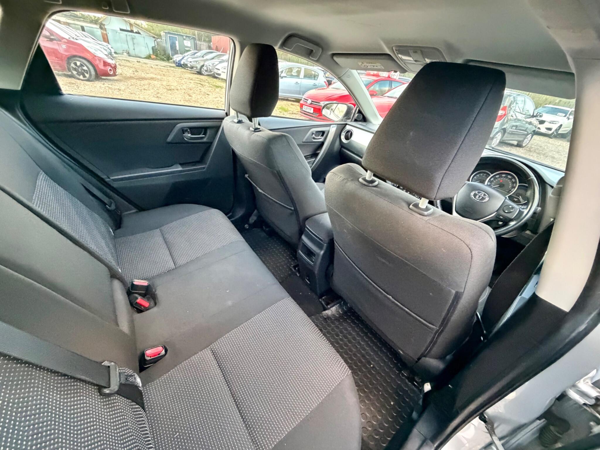 Toyota Auris view 27