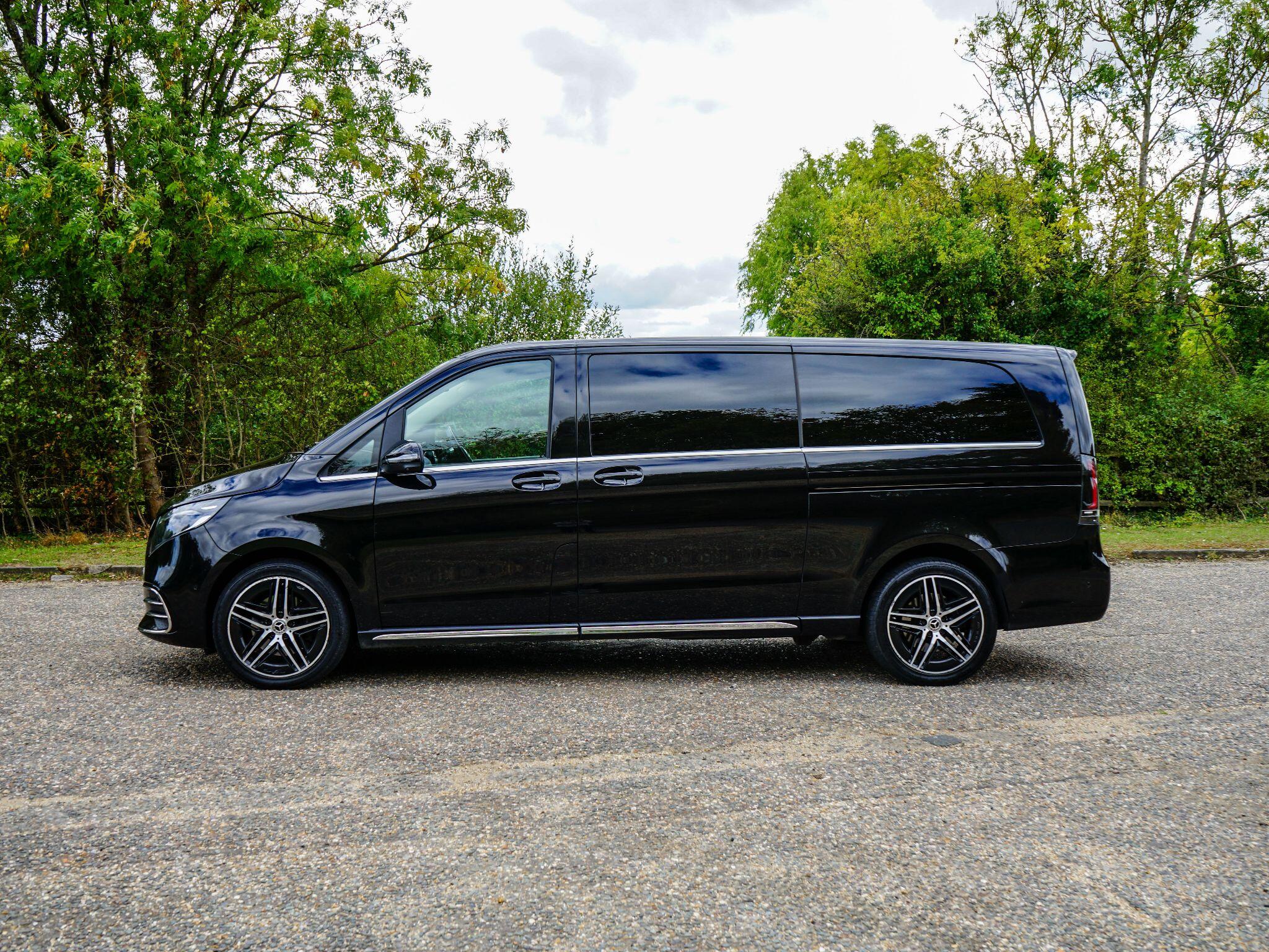Mercedes-Benz V Class view 3