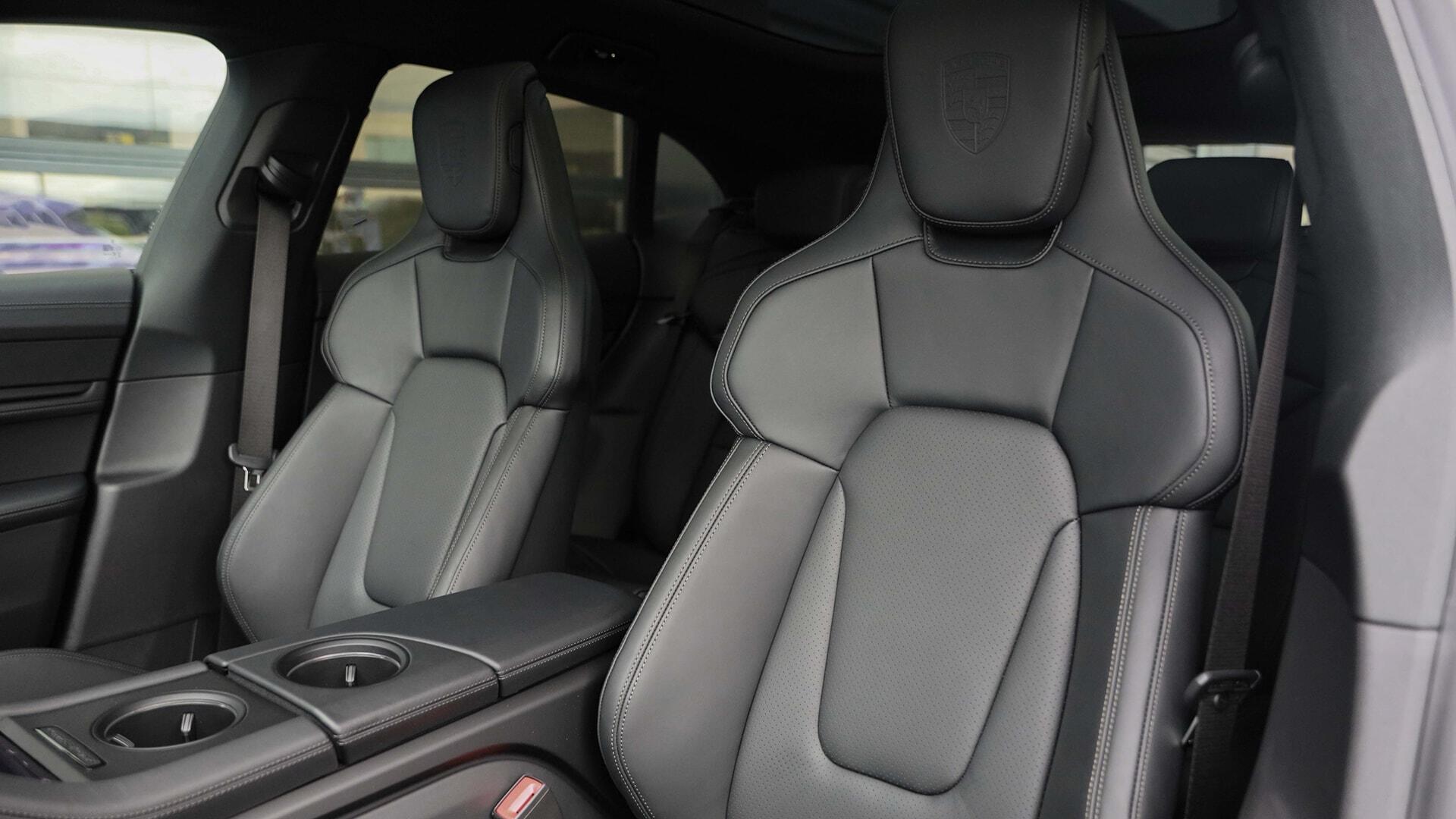 Porsche Taycan view 9