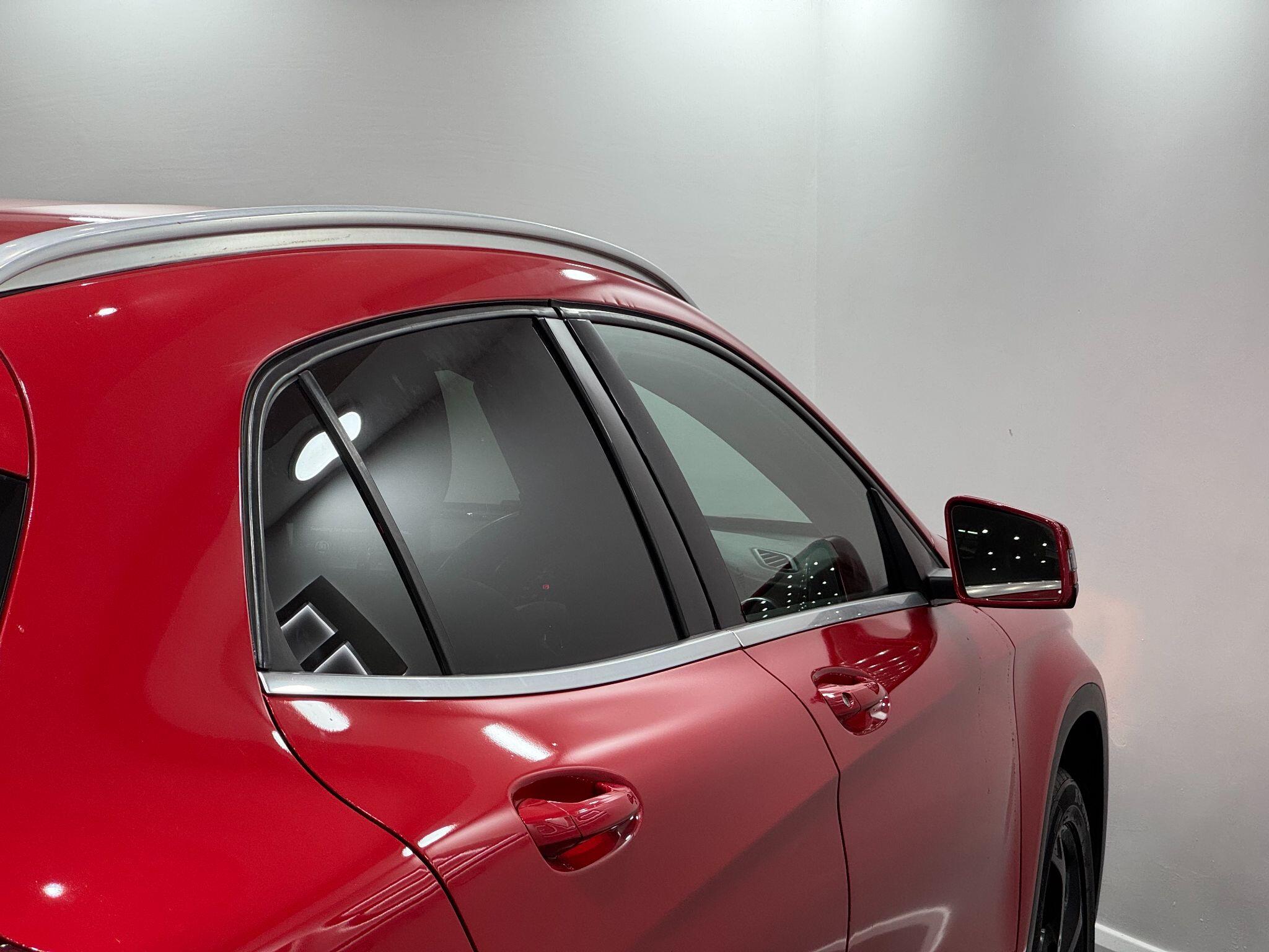 Mercedes-Benz GLA view 25