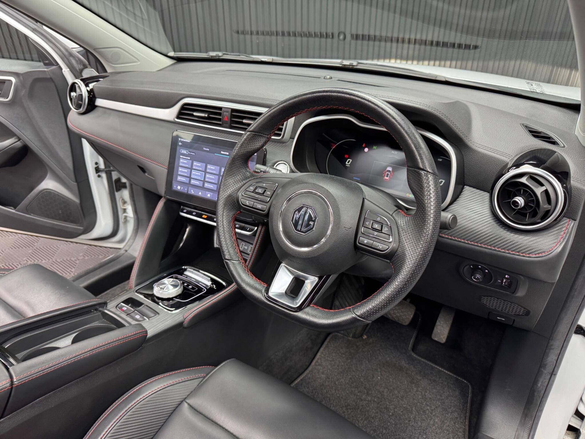 MG ZS view 34