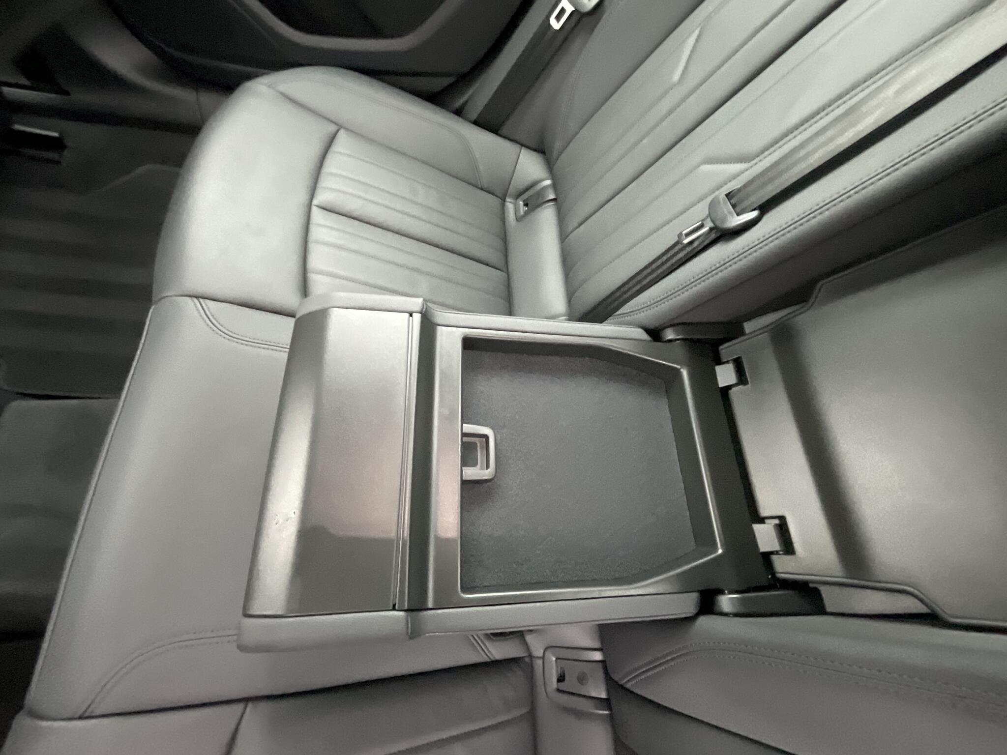 Audi A6 view 36