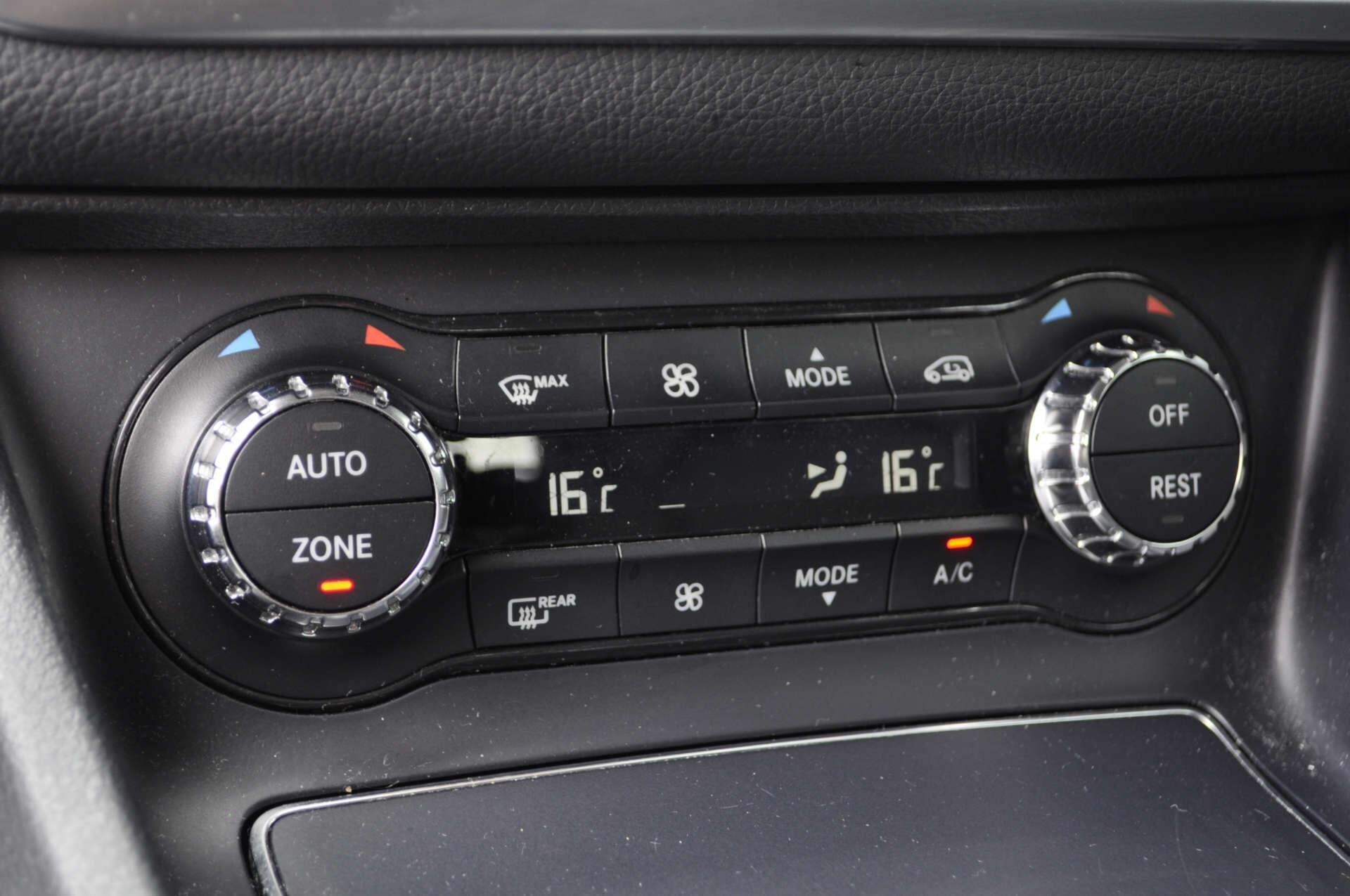 Mercedes-Benz Gla view 15