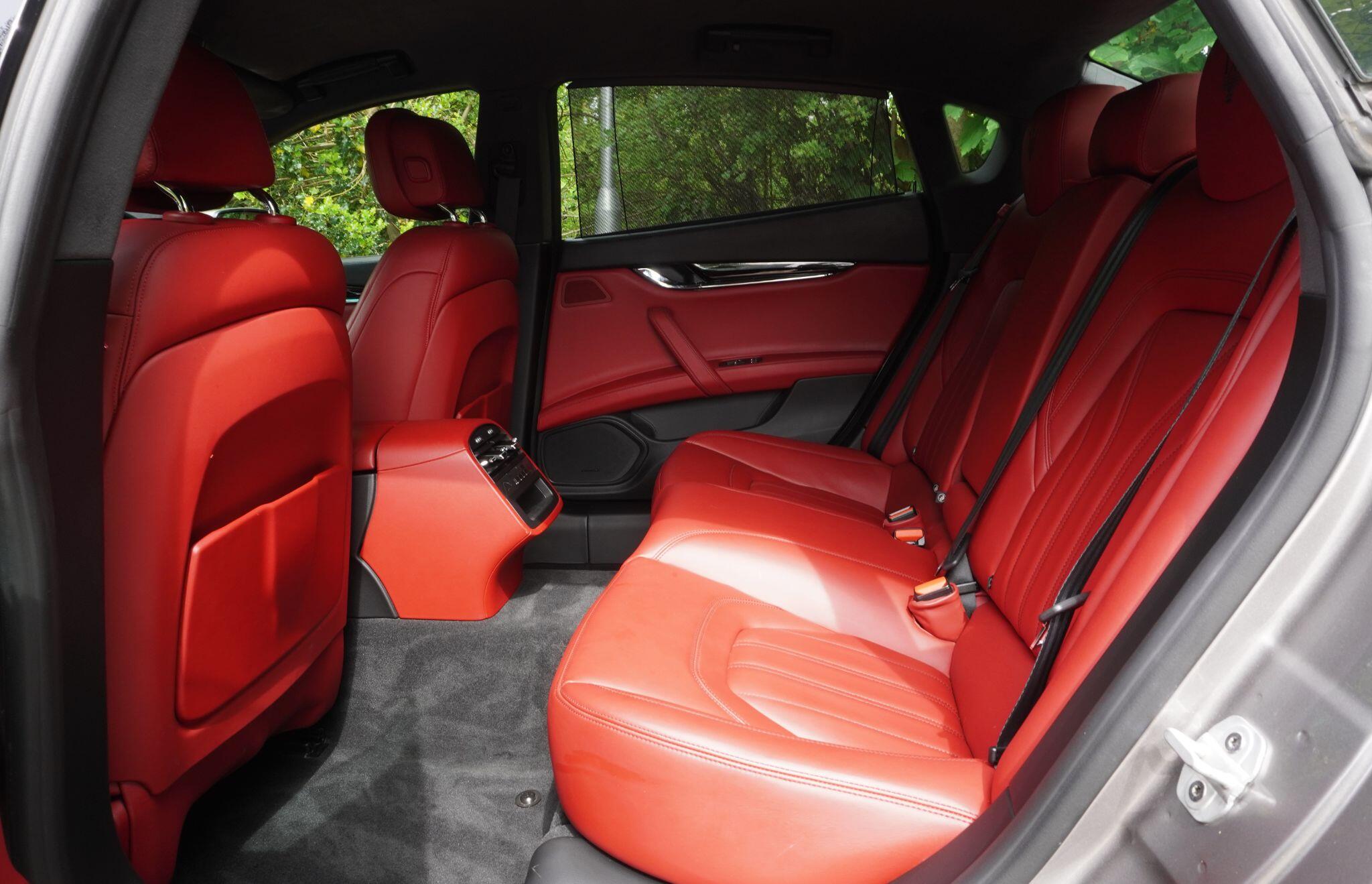 Maserati Quattroporte view 66