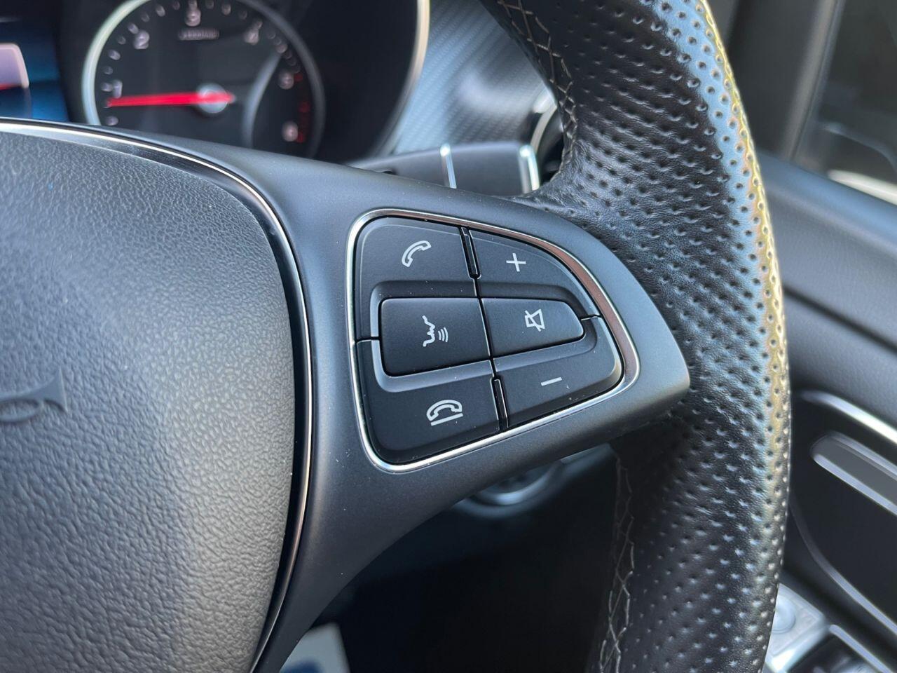 Mercedes-Benz V Class view 28
