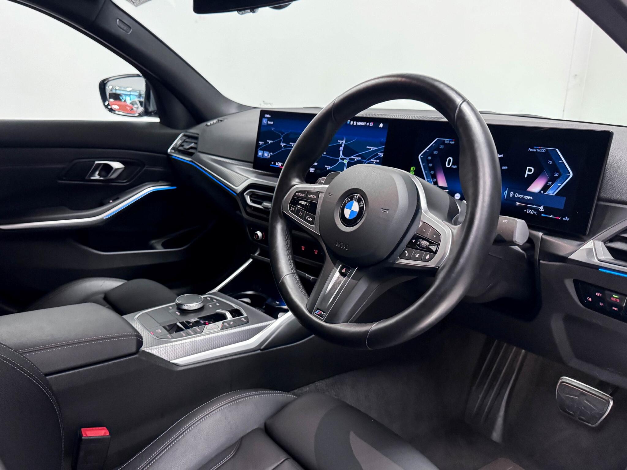 BMW 3 Series view 28