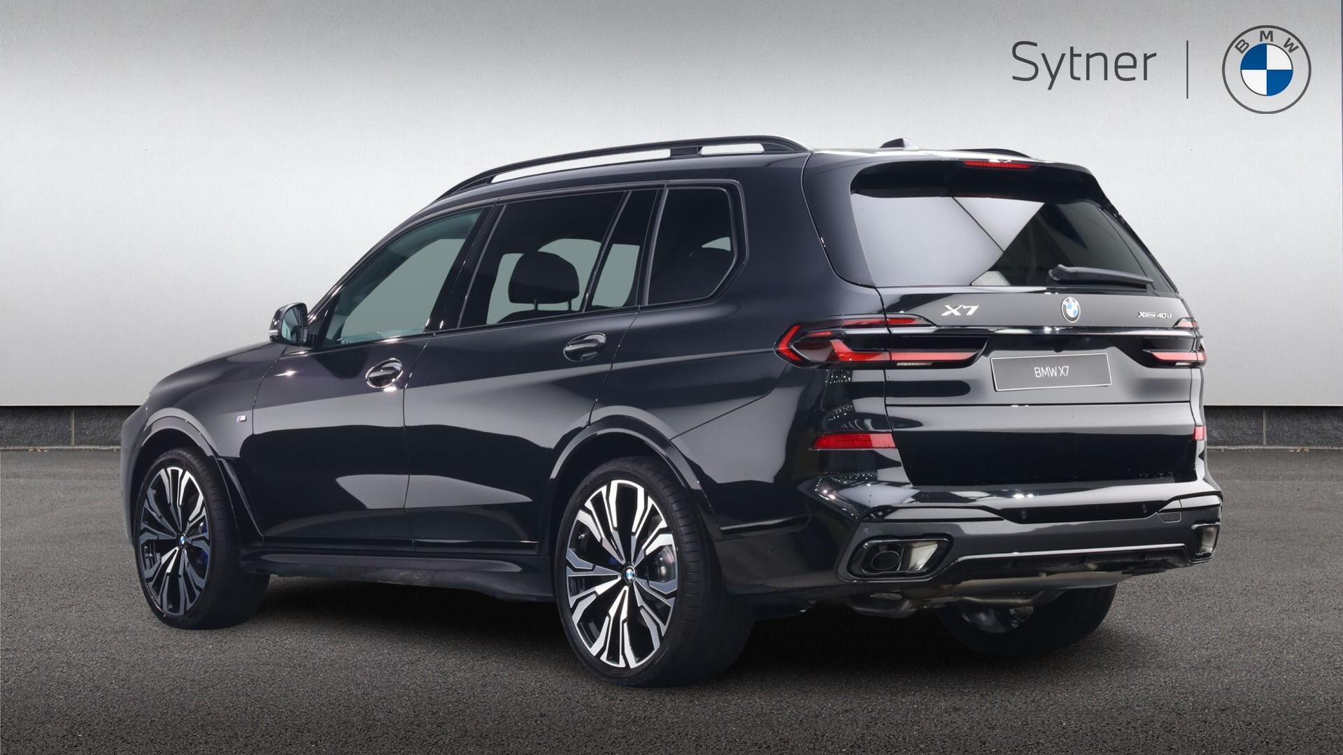 BMW X7 view 2