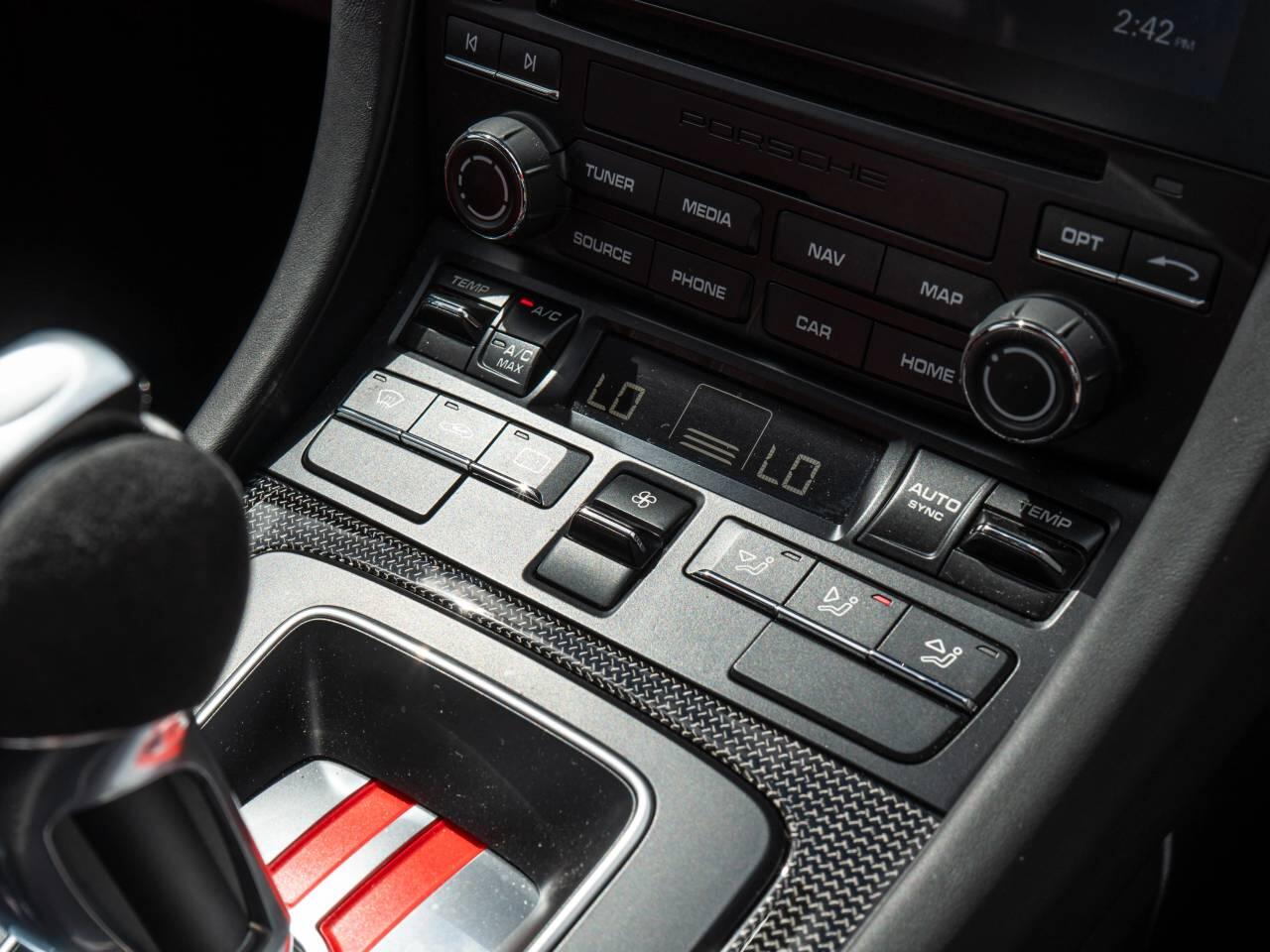 Porsche 911 view 45