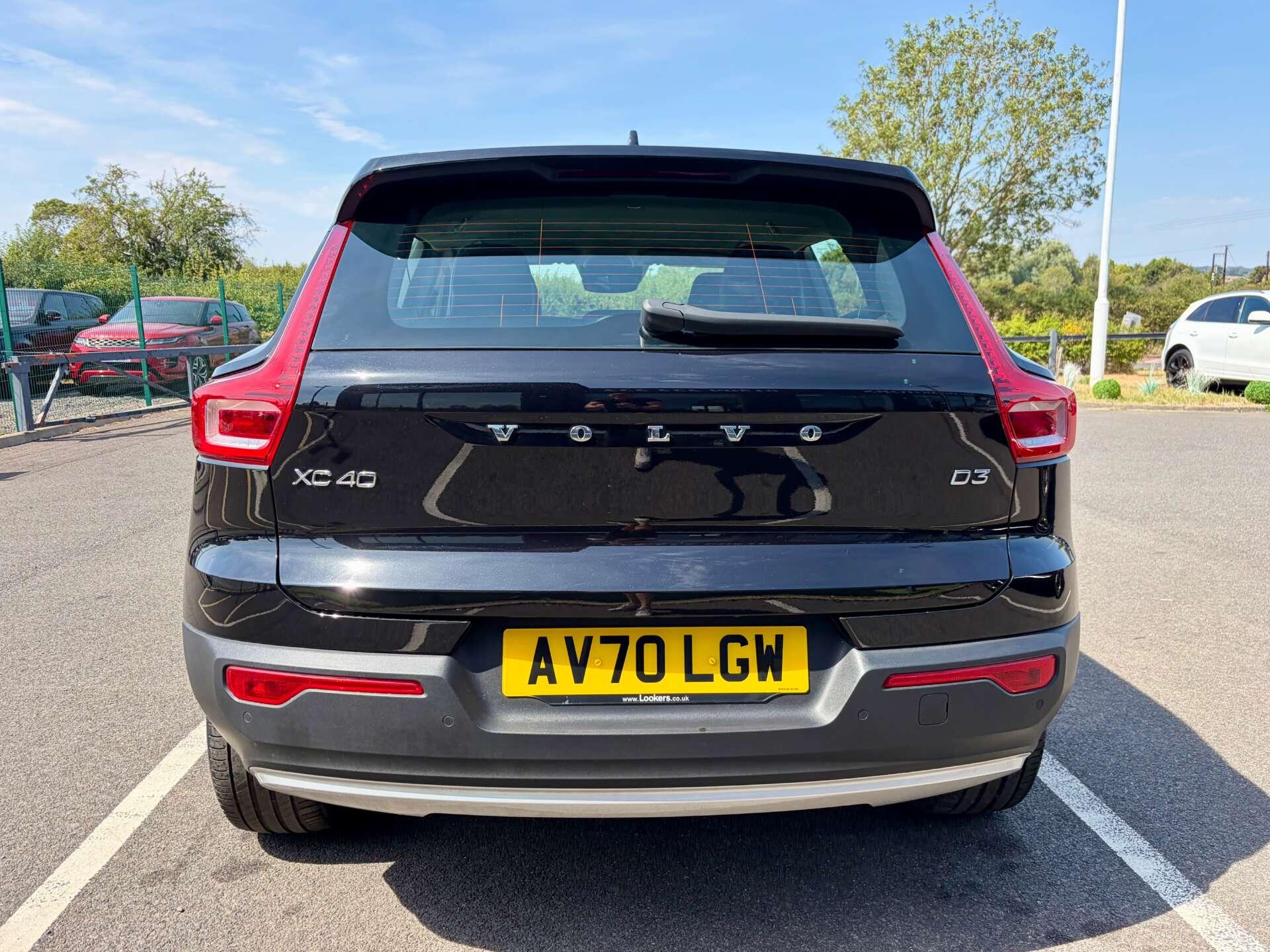 Volvo XC40 view 7