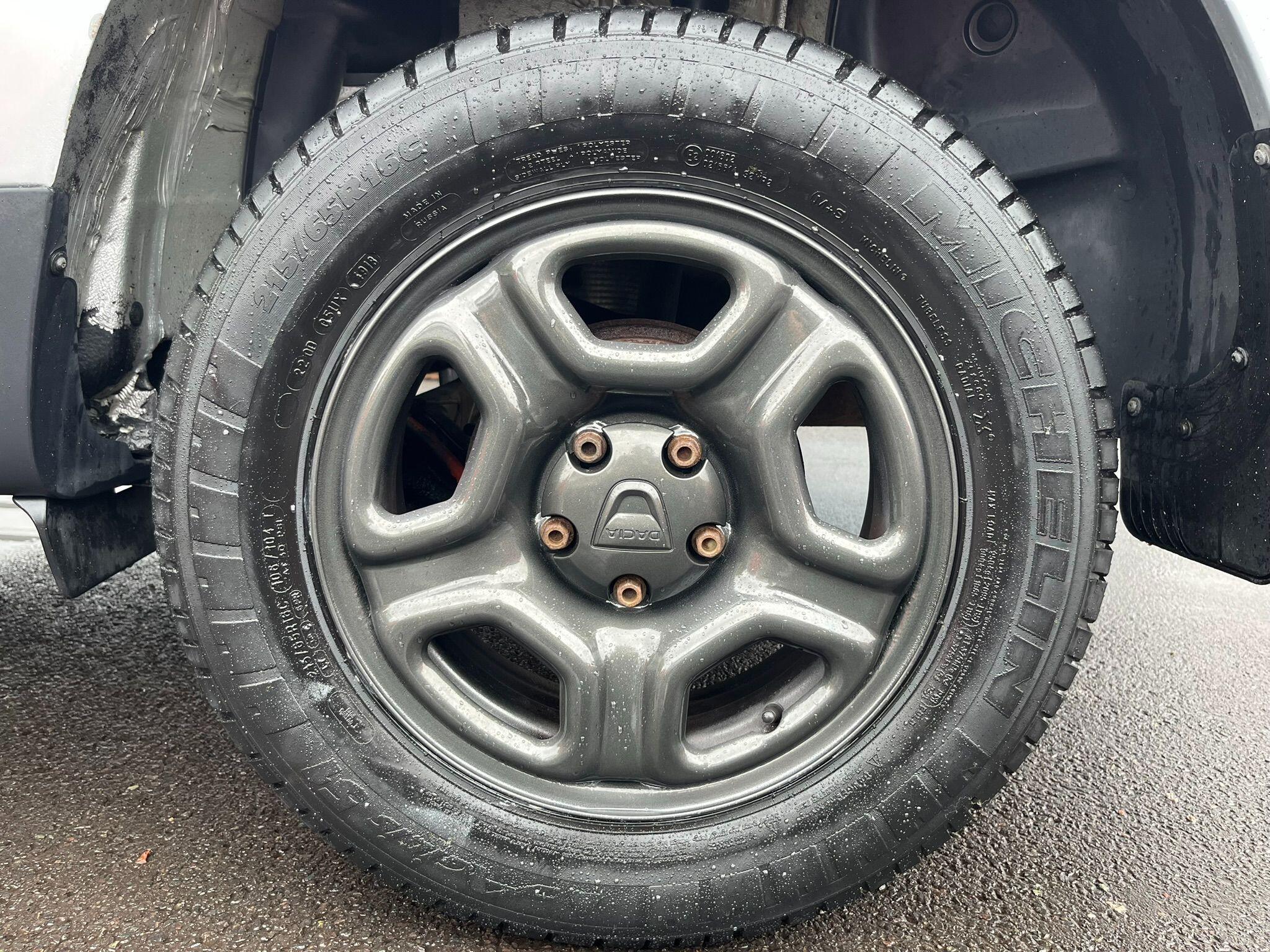Dacia Duster view 37
