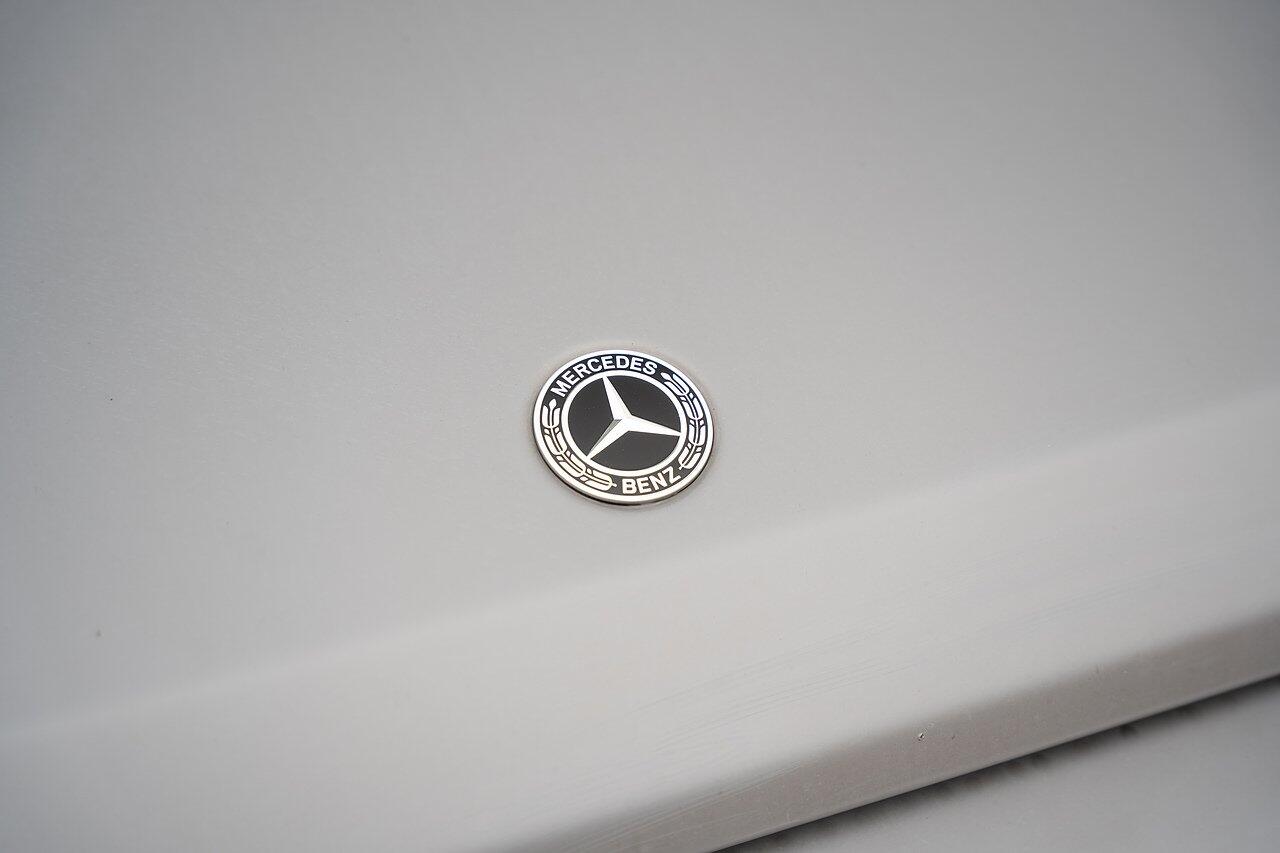 Mercedes-Benz G-Class view 32