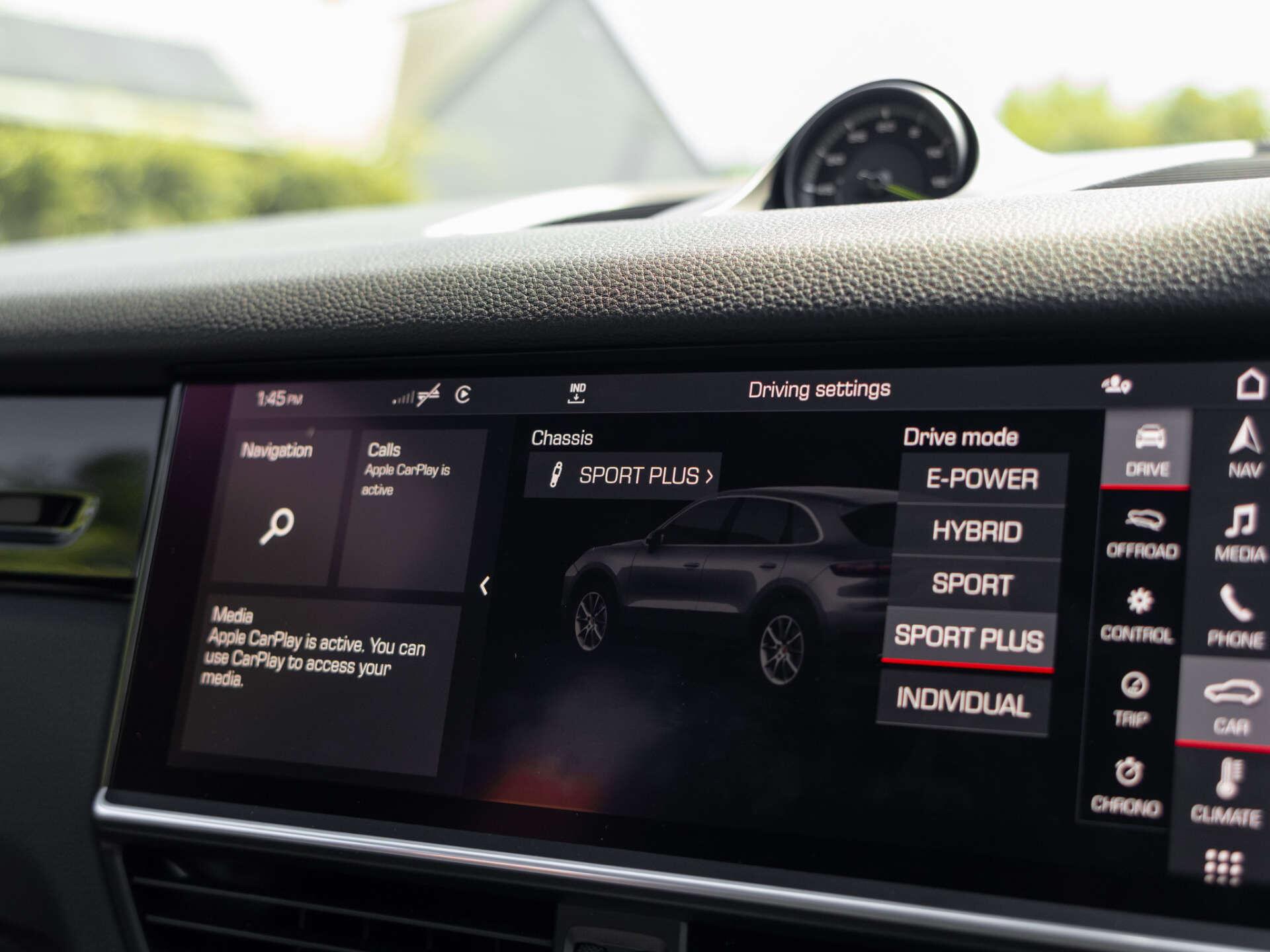 Porsche Cayenne view 8