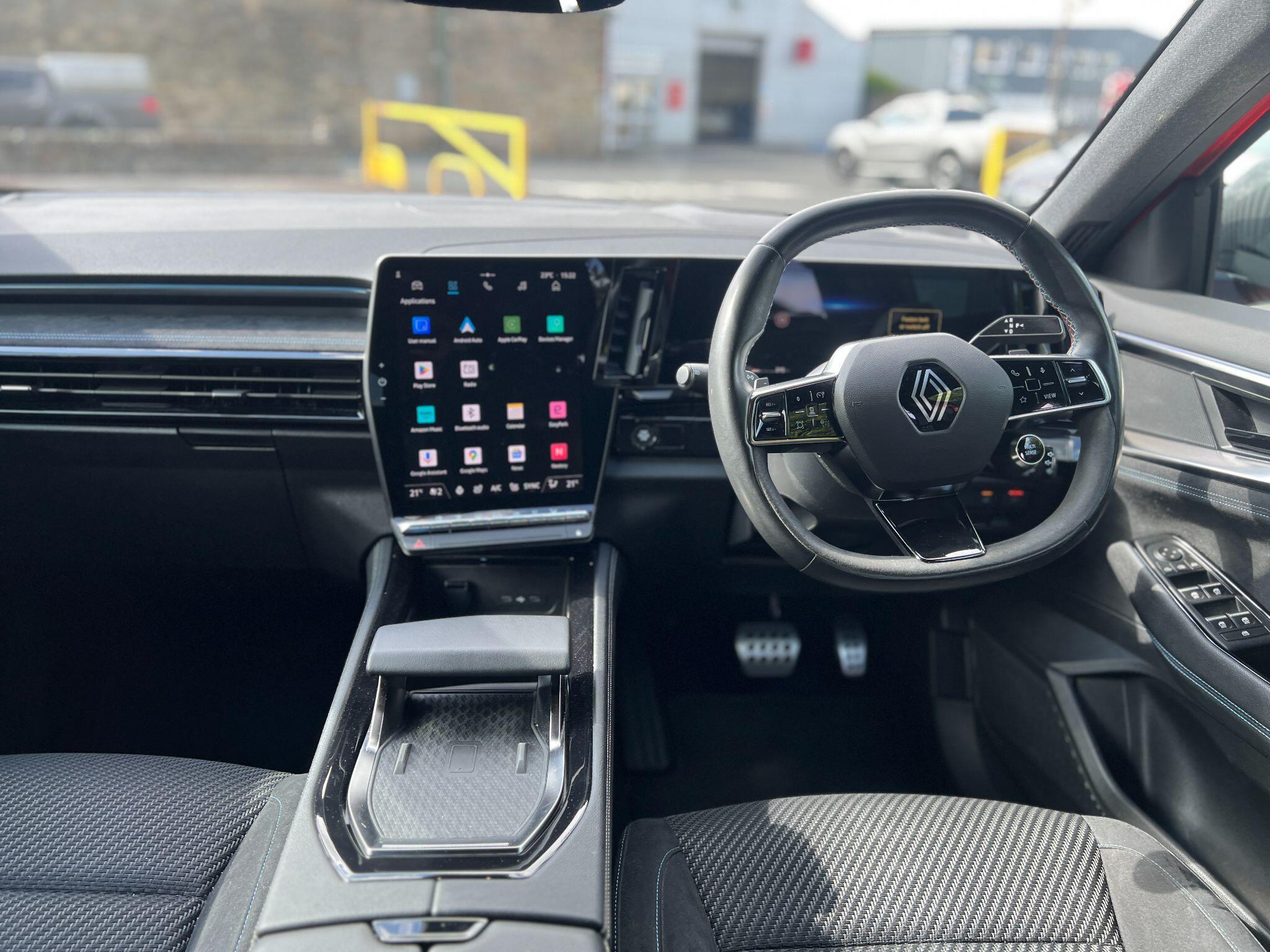 Renault Austral view 12