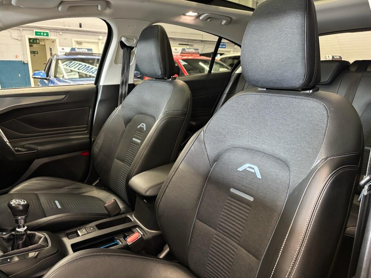 Ford Focus view 30