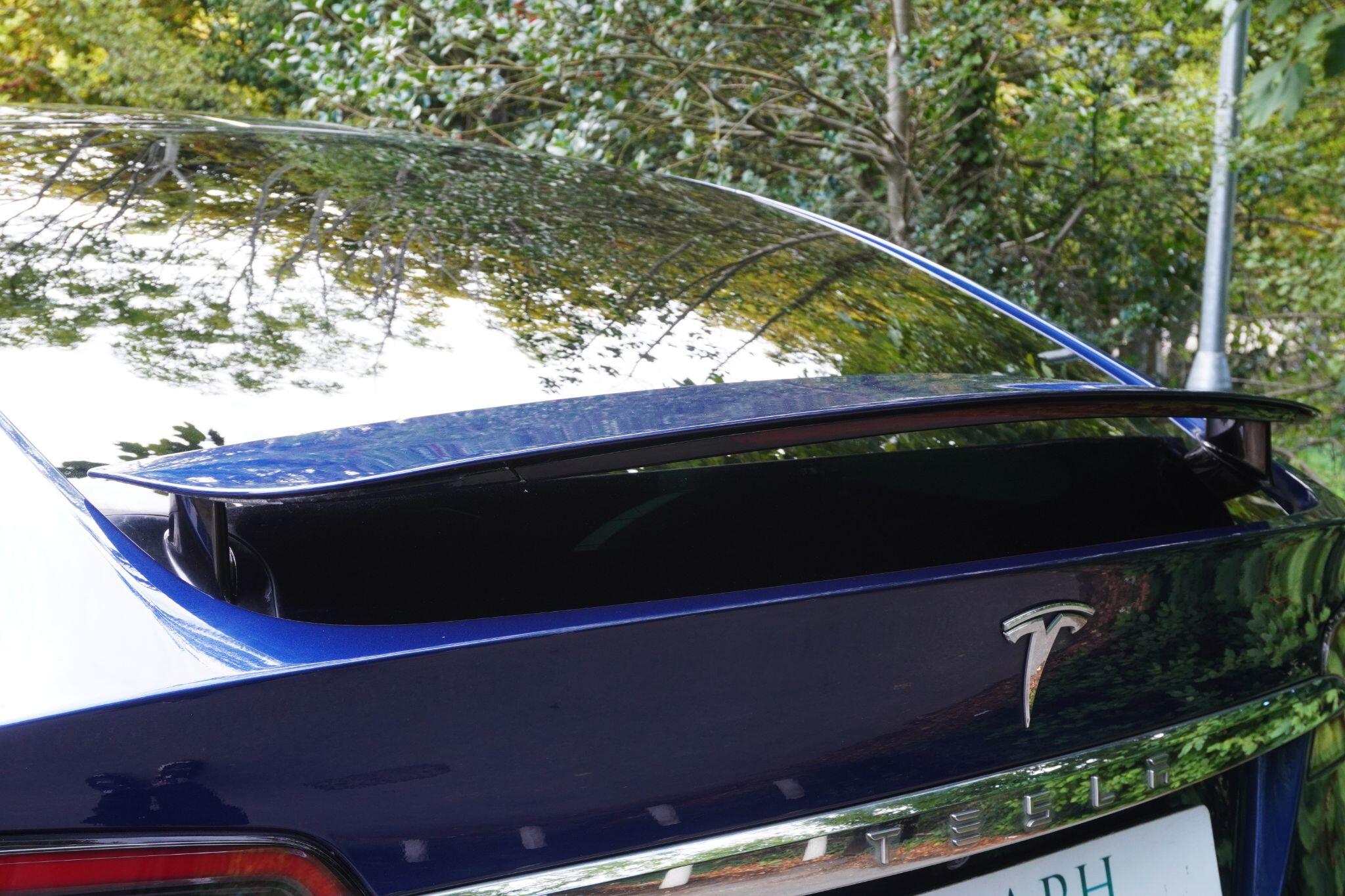 Tesla Model X view 77