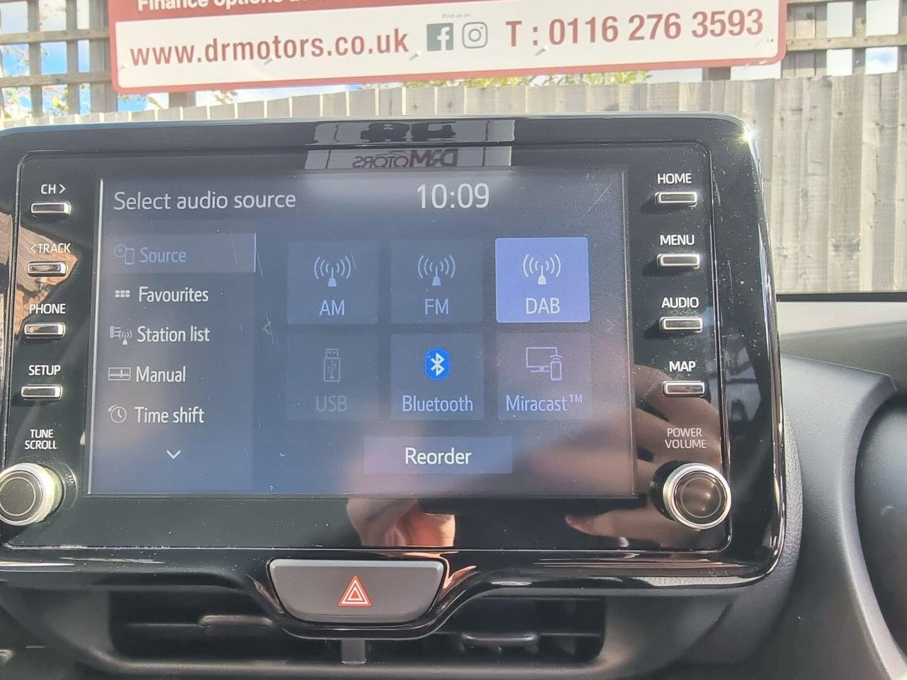 Toyota Yaris view 33