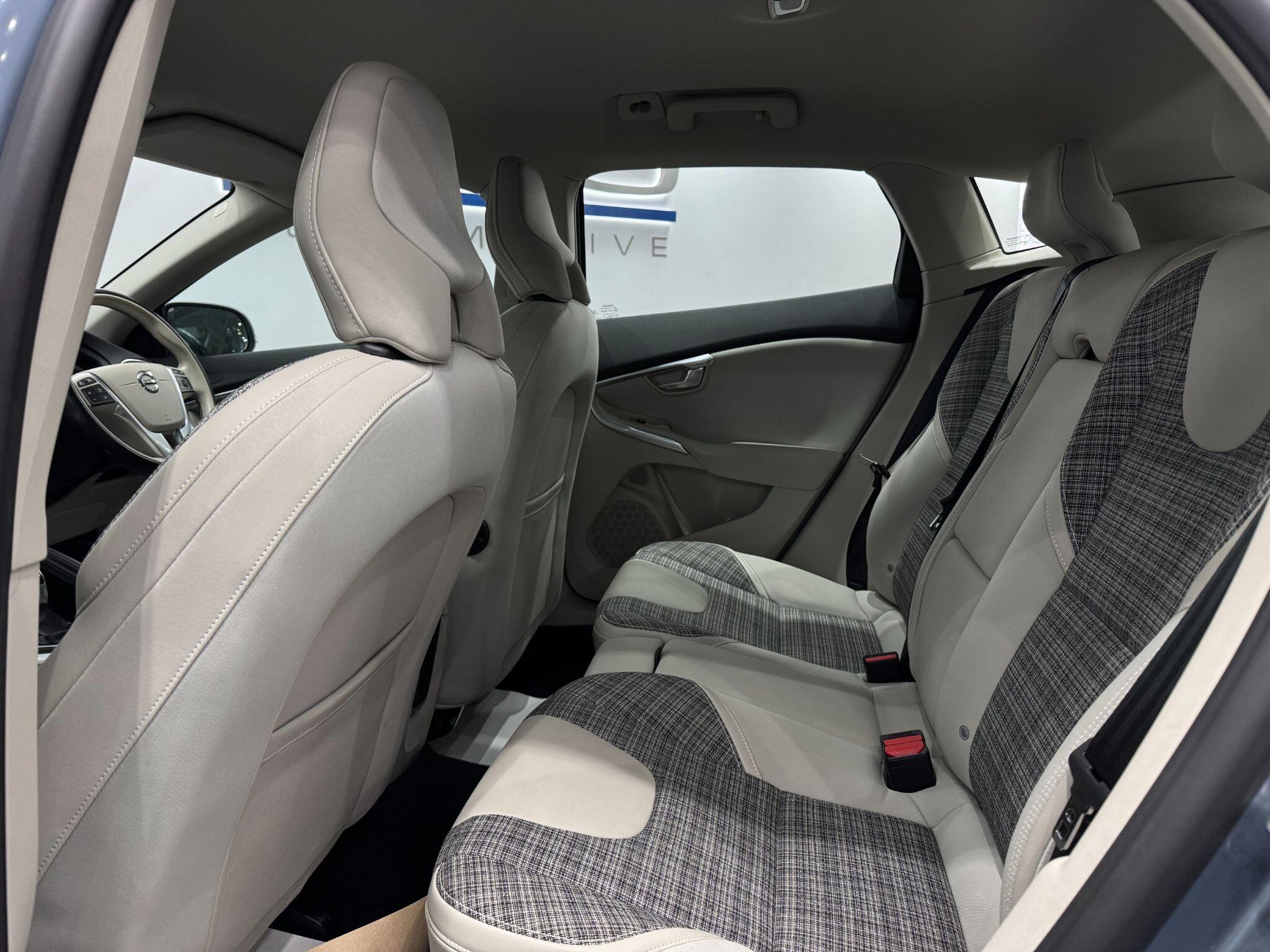 Volvo V40 view 36