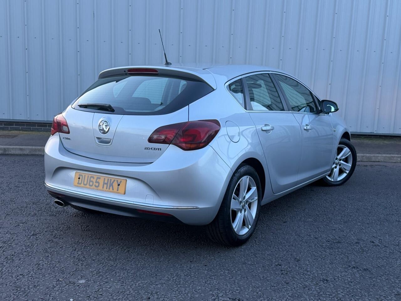 Vauxhall Astra view 3