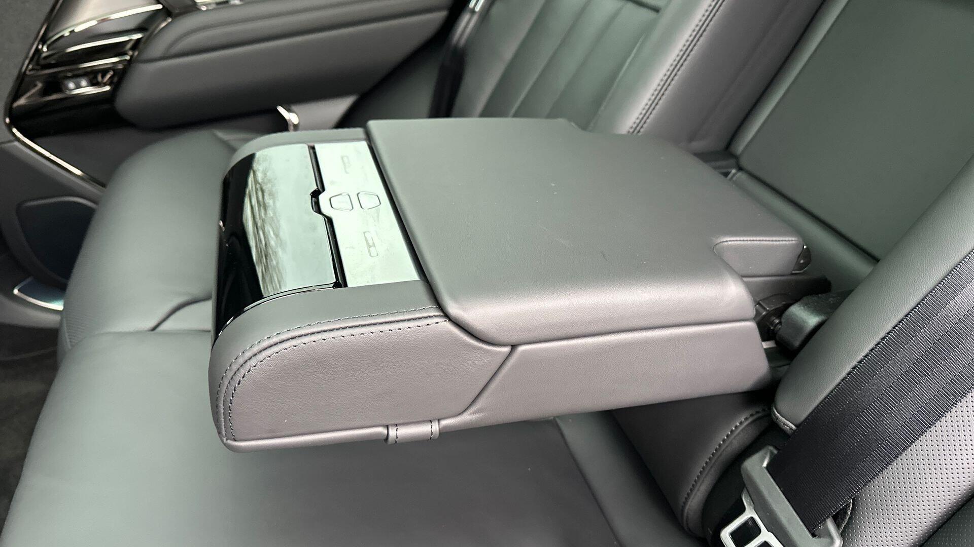 Land Rover Range Rover Sport view 37