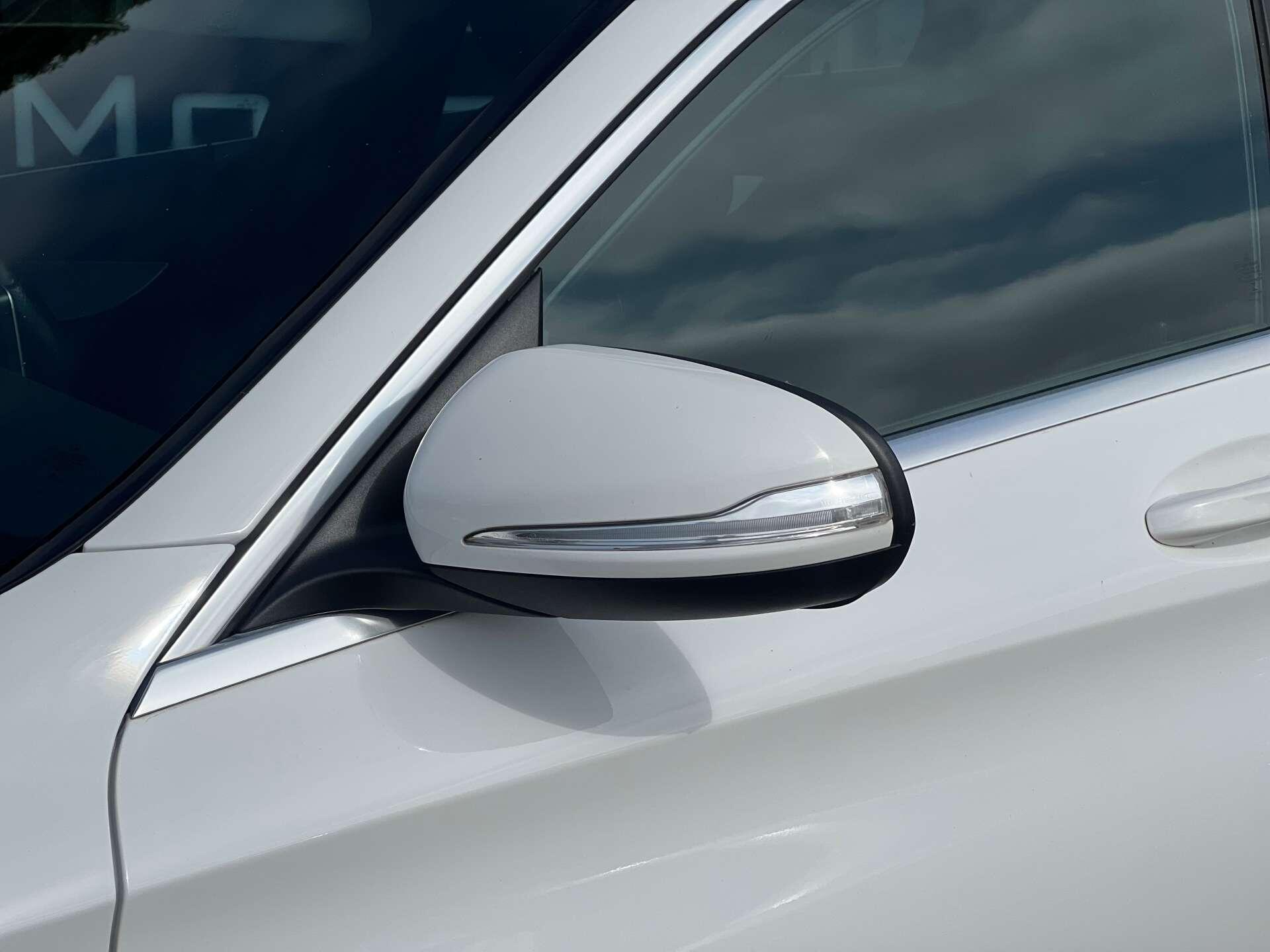 Mercedes-Benz C-Class view 15