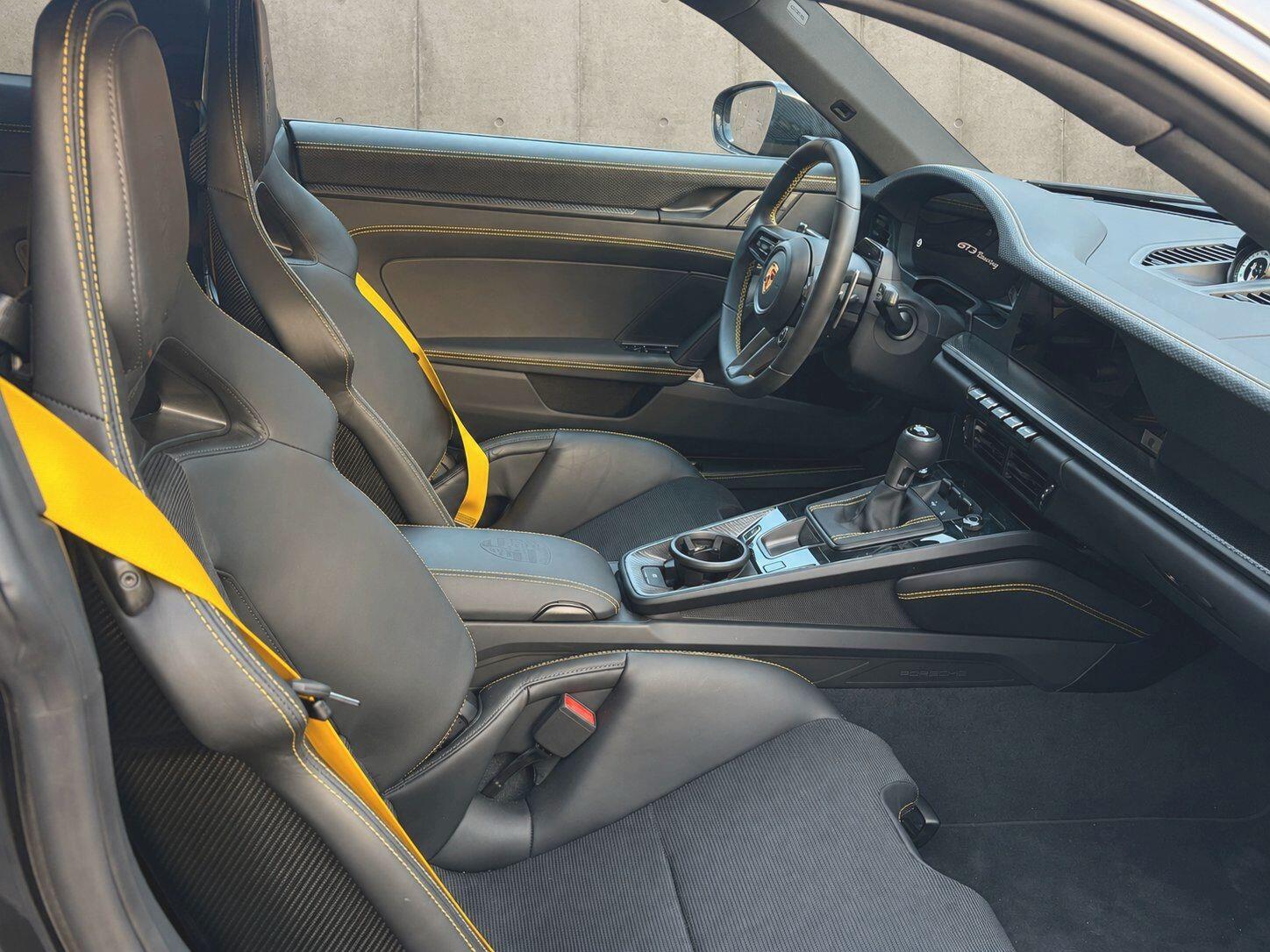 Porsche 911 view 23