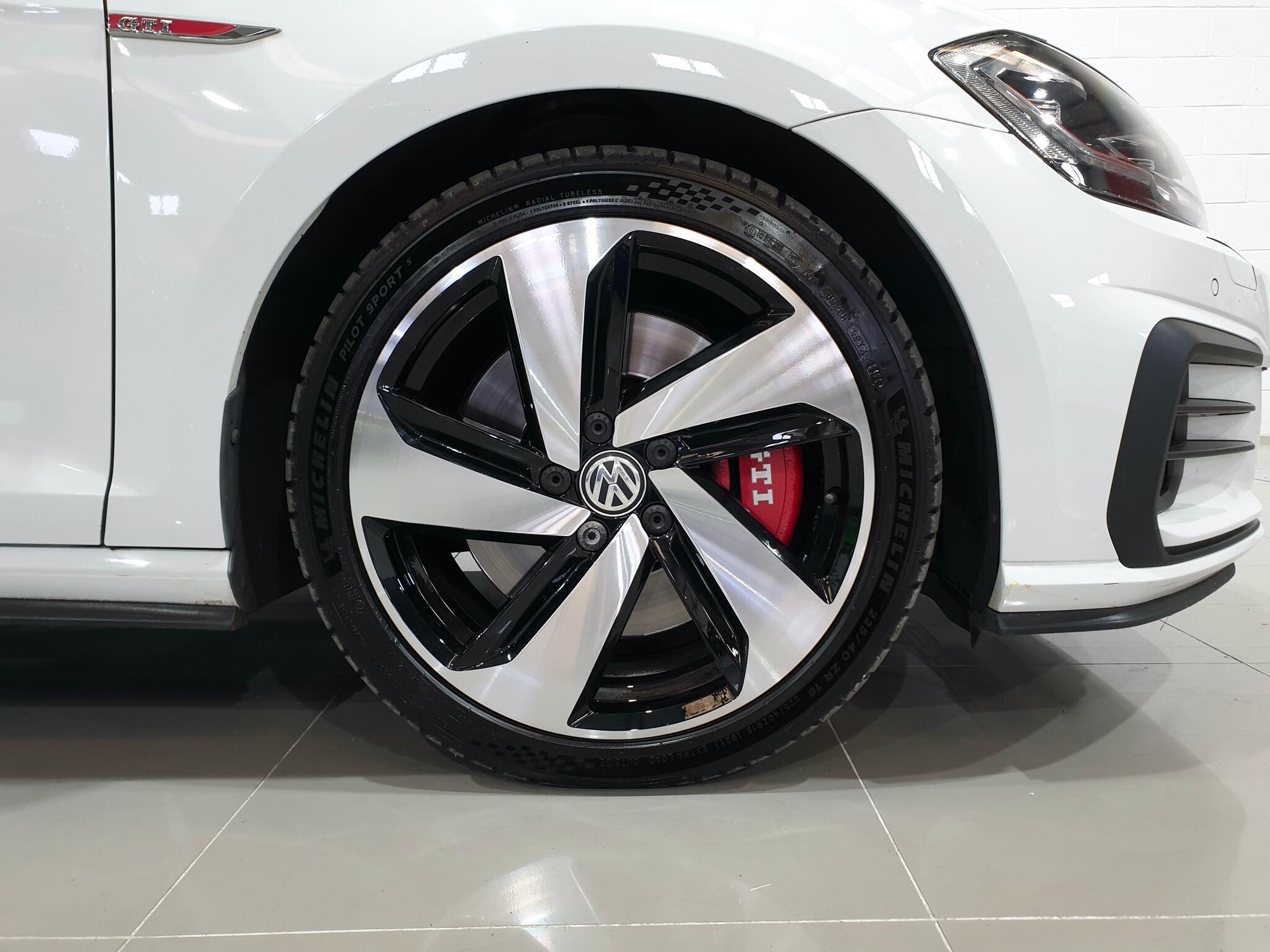 Volkswagen Golf view 43