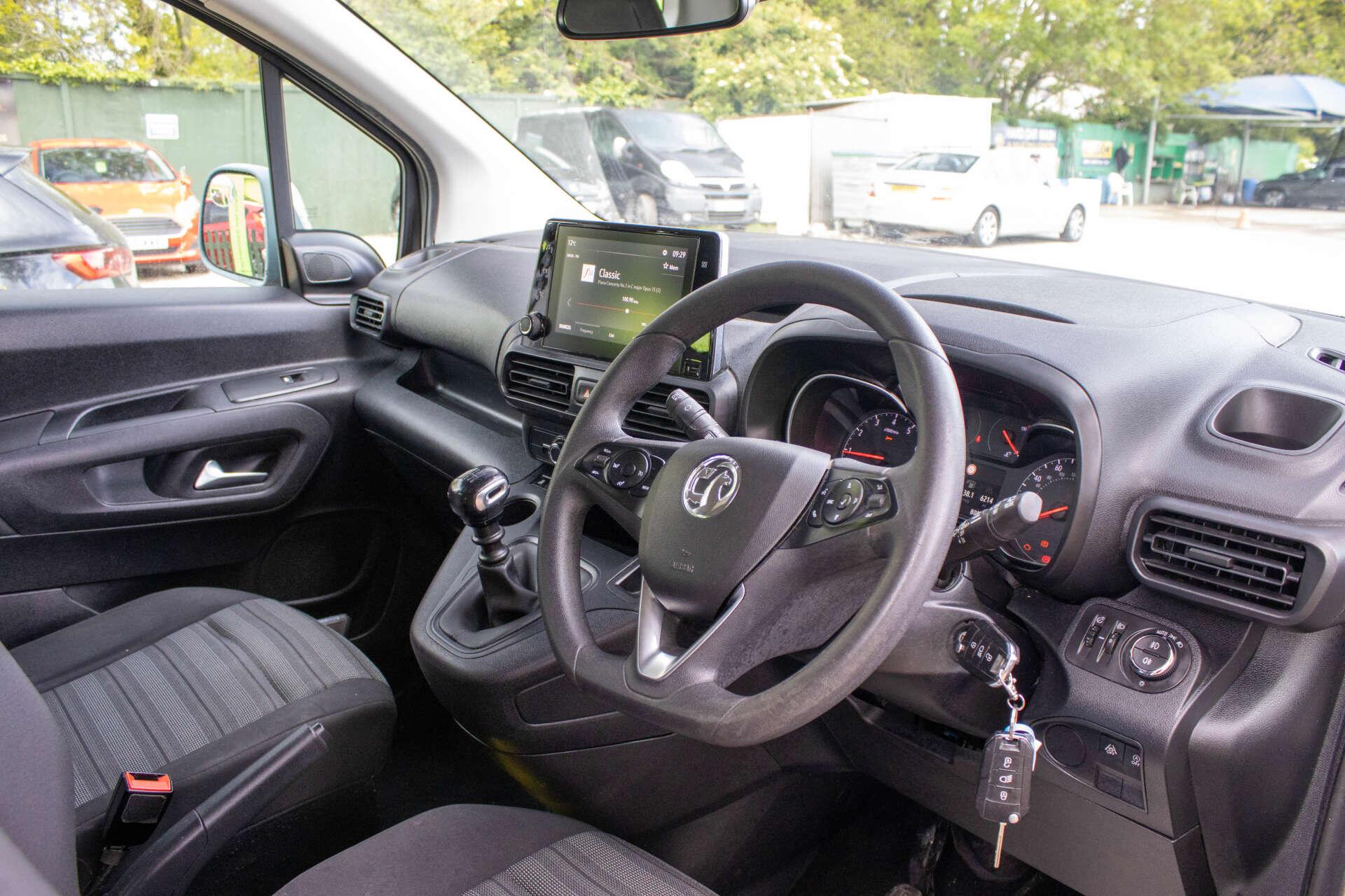 Vauxhall Combo Life view 7