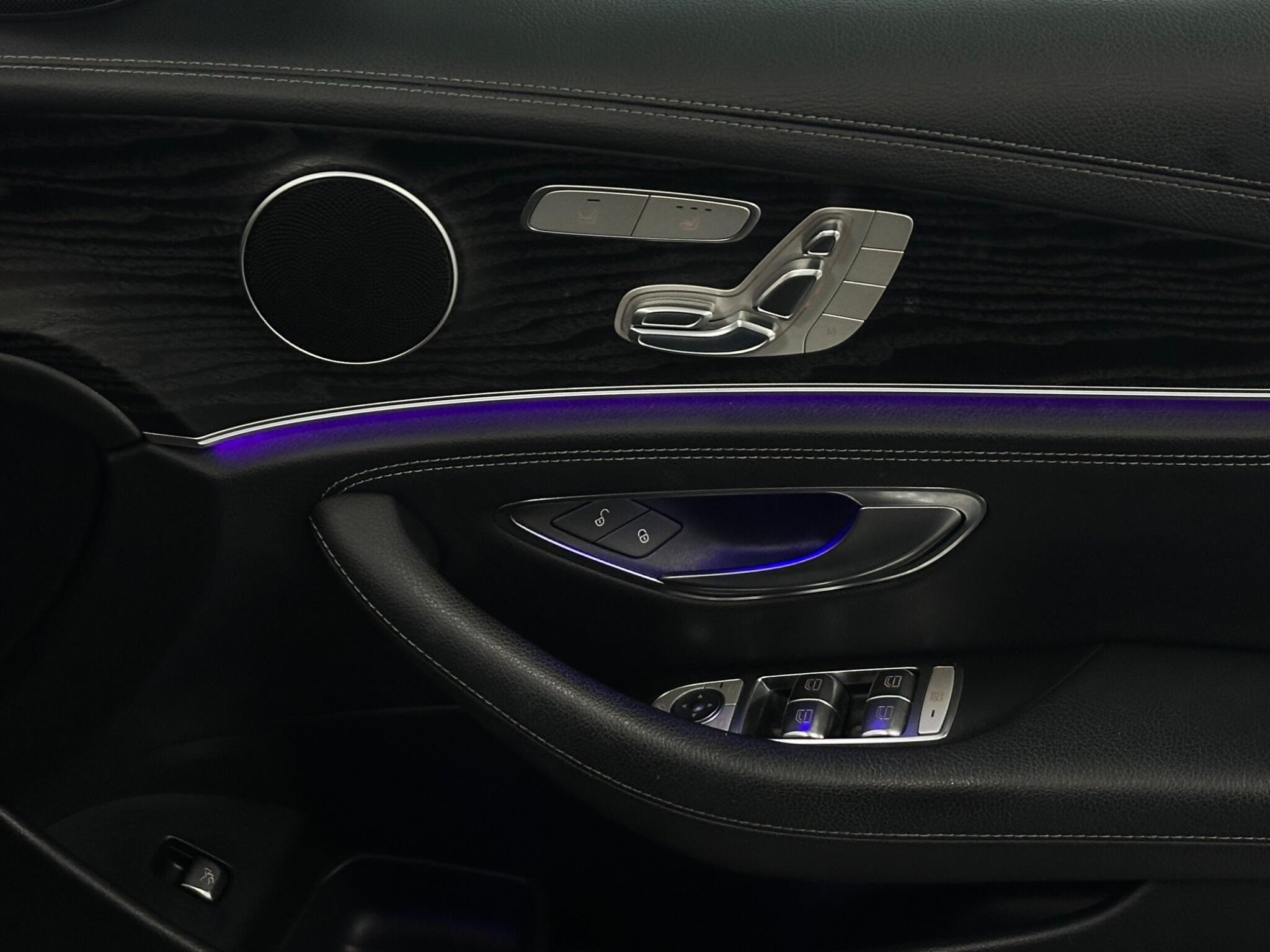 Mercedes-Benz E Class view 19