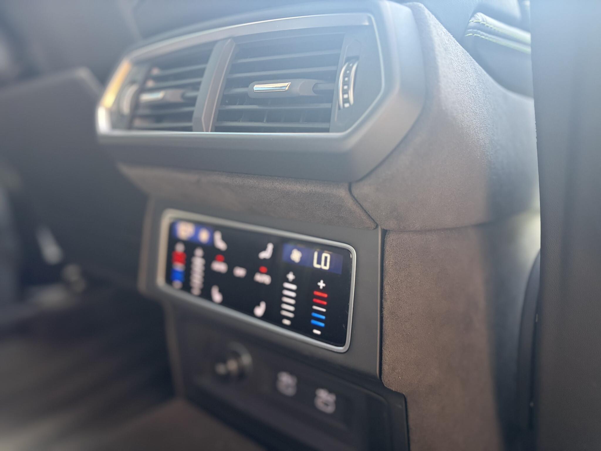 Lamborghini Urus view 46