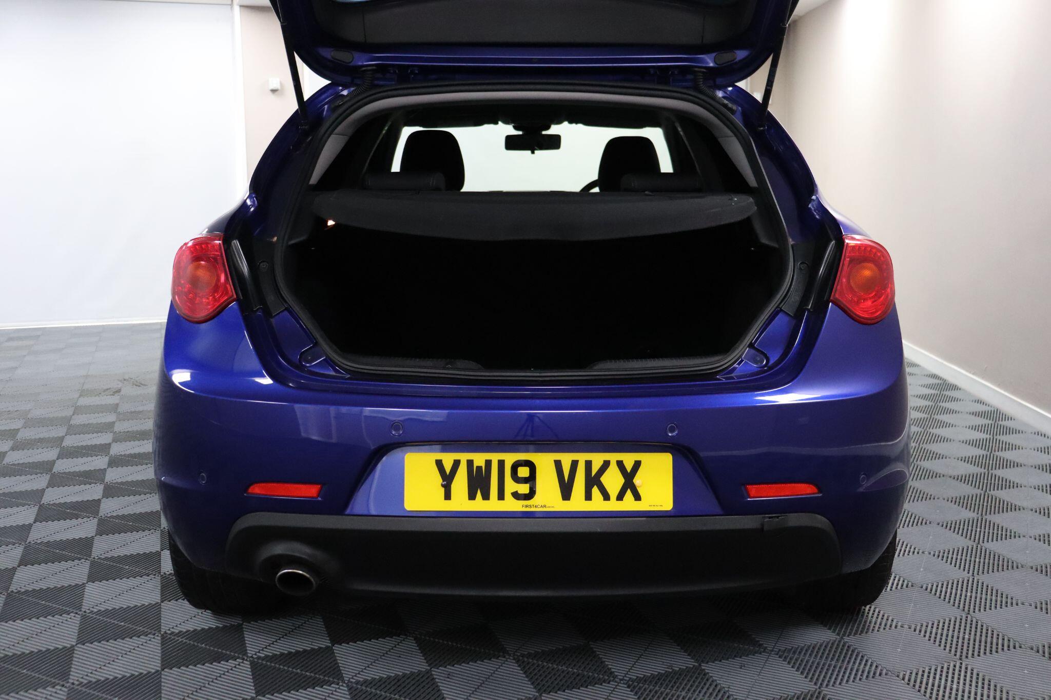 Alfa Romeo Giulietta view 13