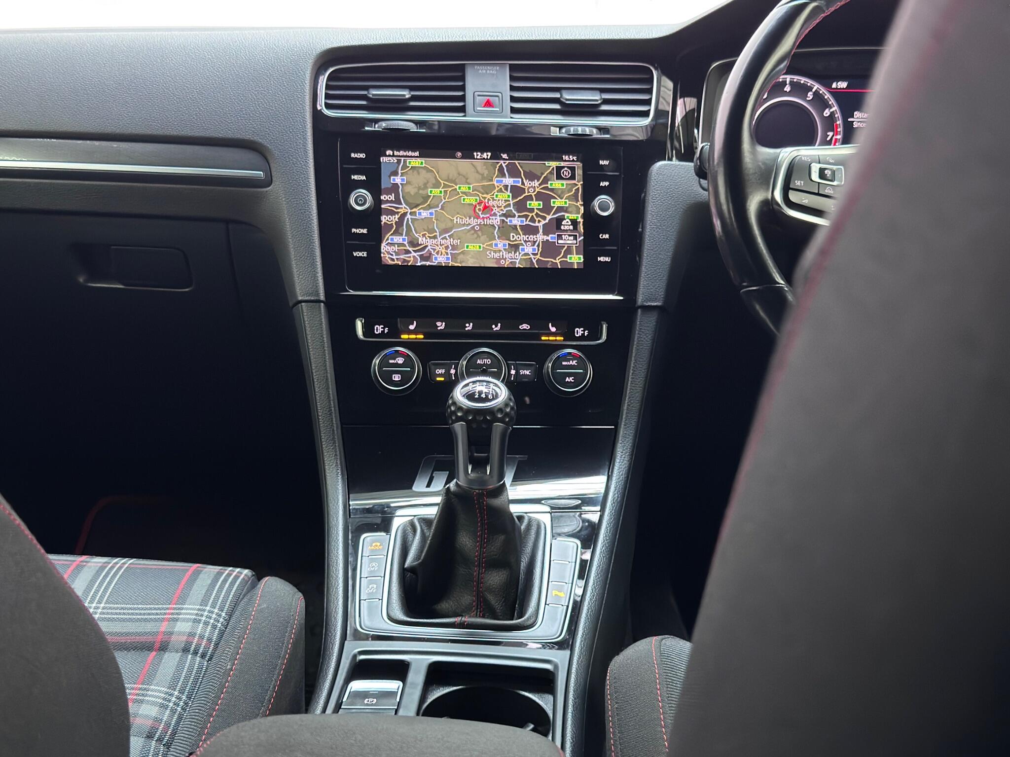 Volkswagen Golf view 38