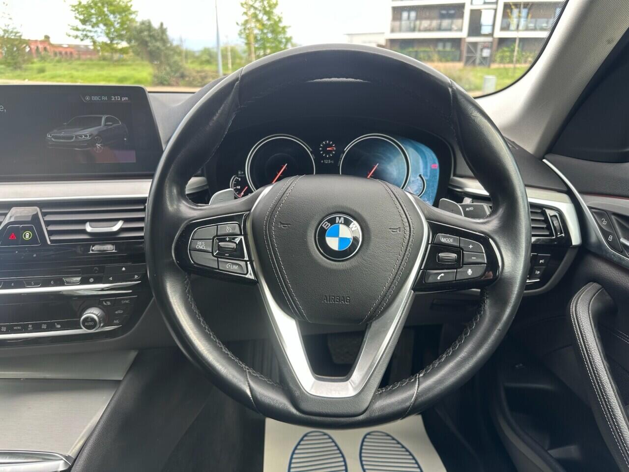 BMW 5 Series view 22