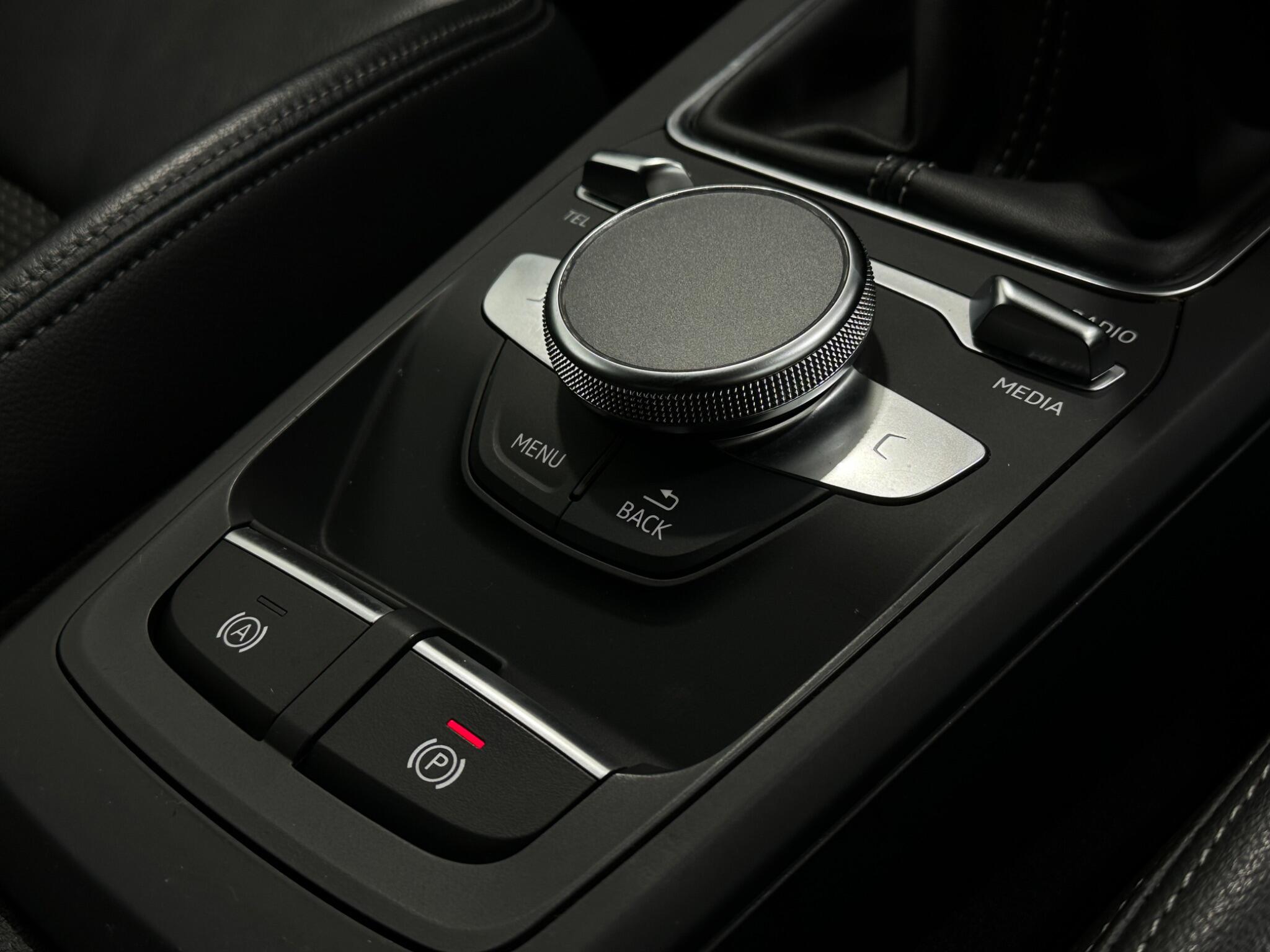 Audi Q2 view 20