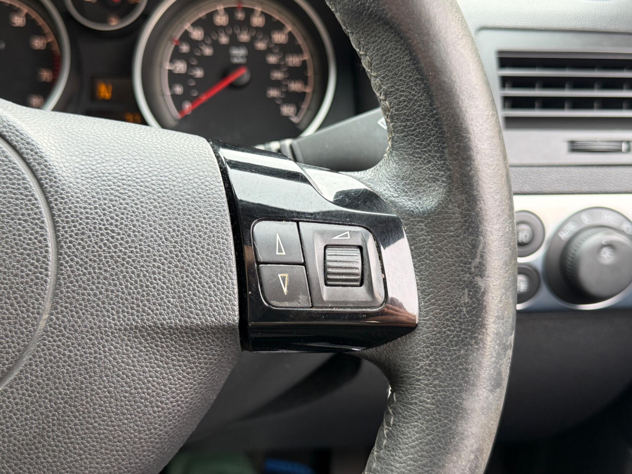 Vauxhall Astra - Image 50